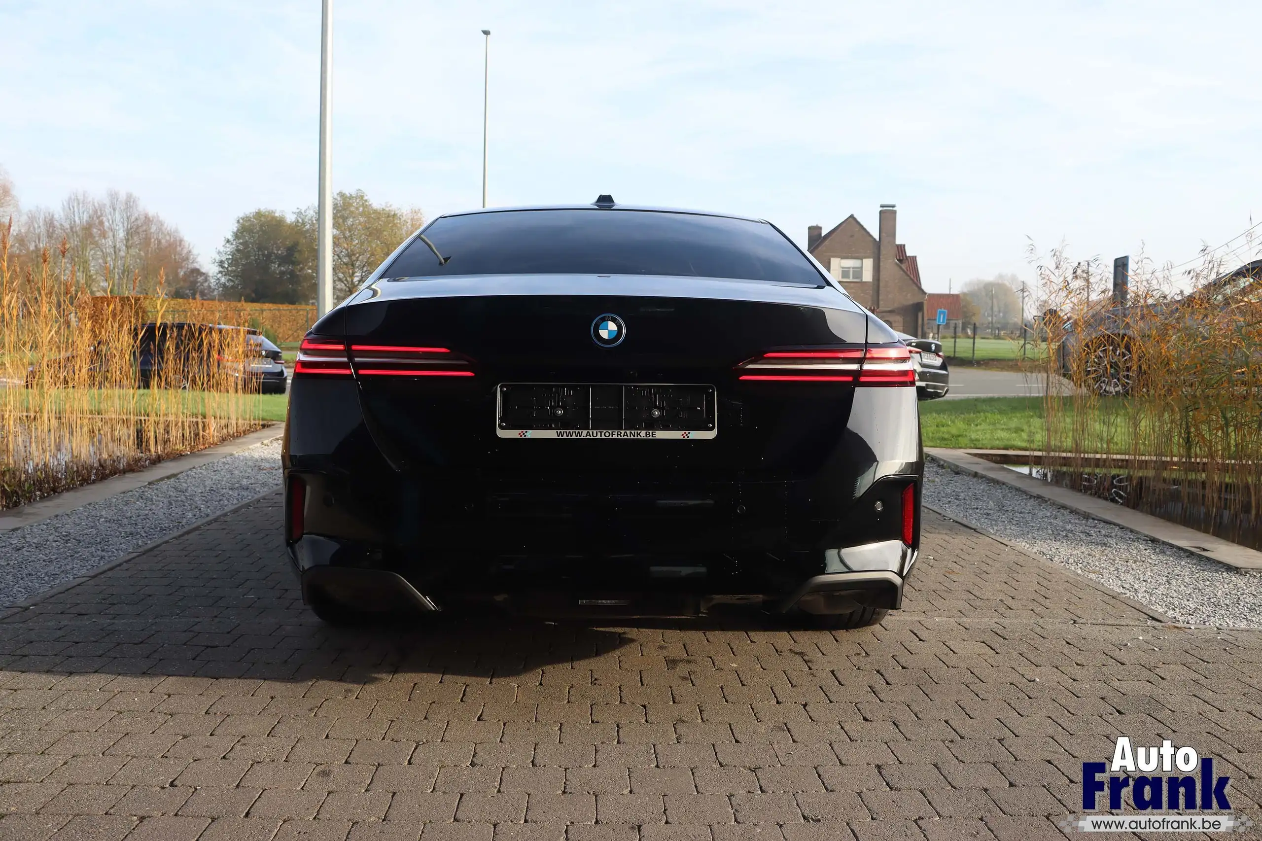 BMW - i5