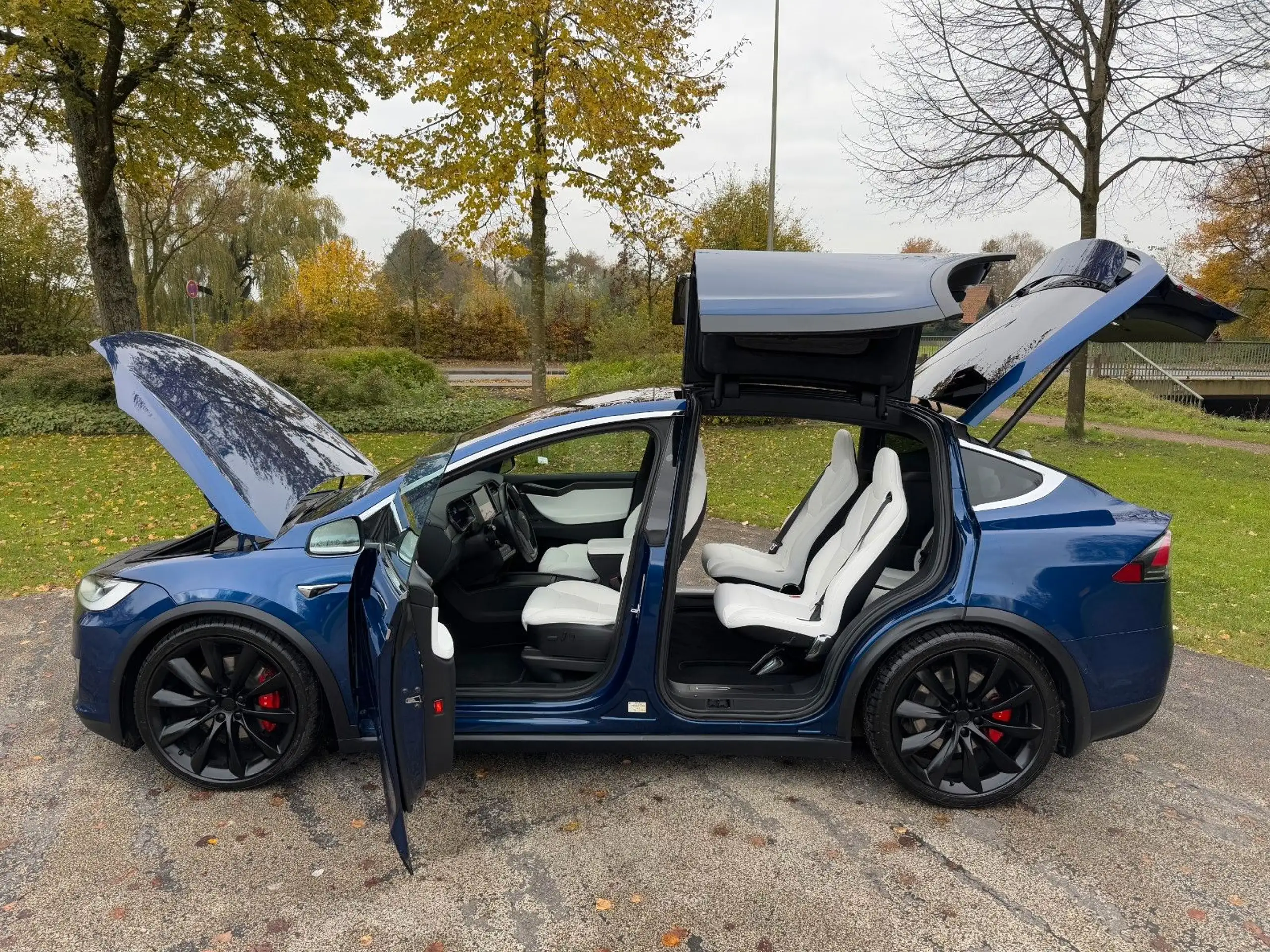 Tesla - Model X