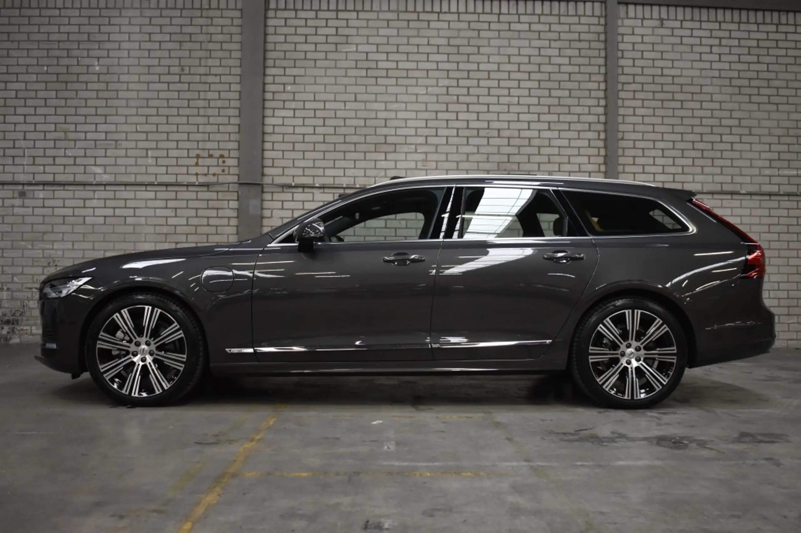 Volvo - V90