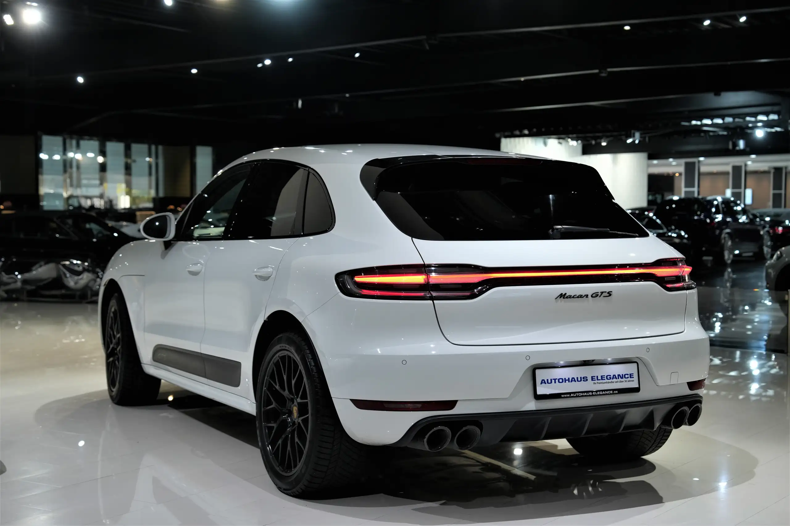 Porsche - Macan