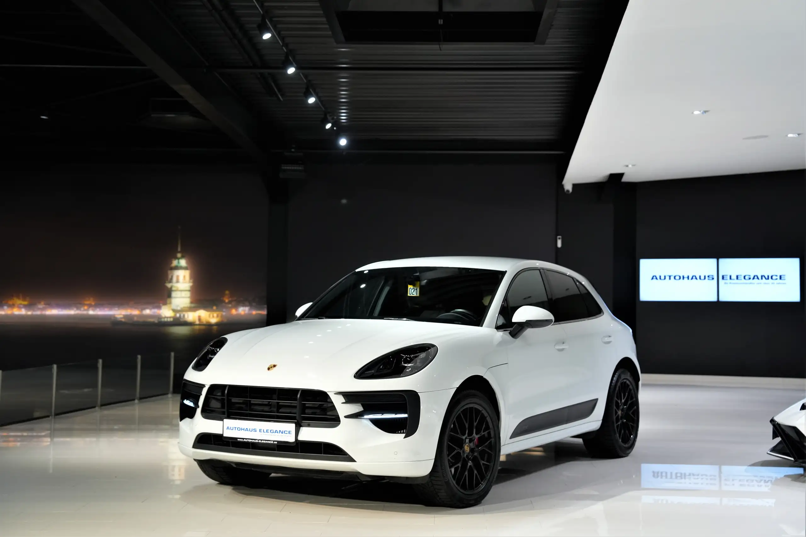 Porsche - Macan