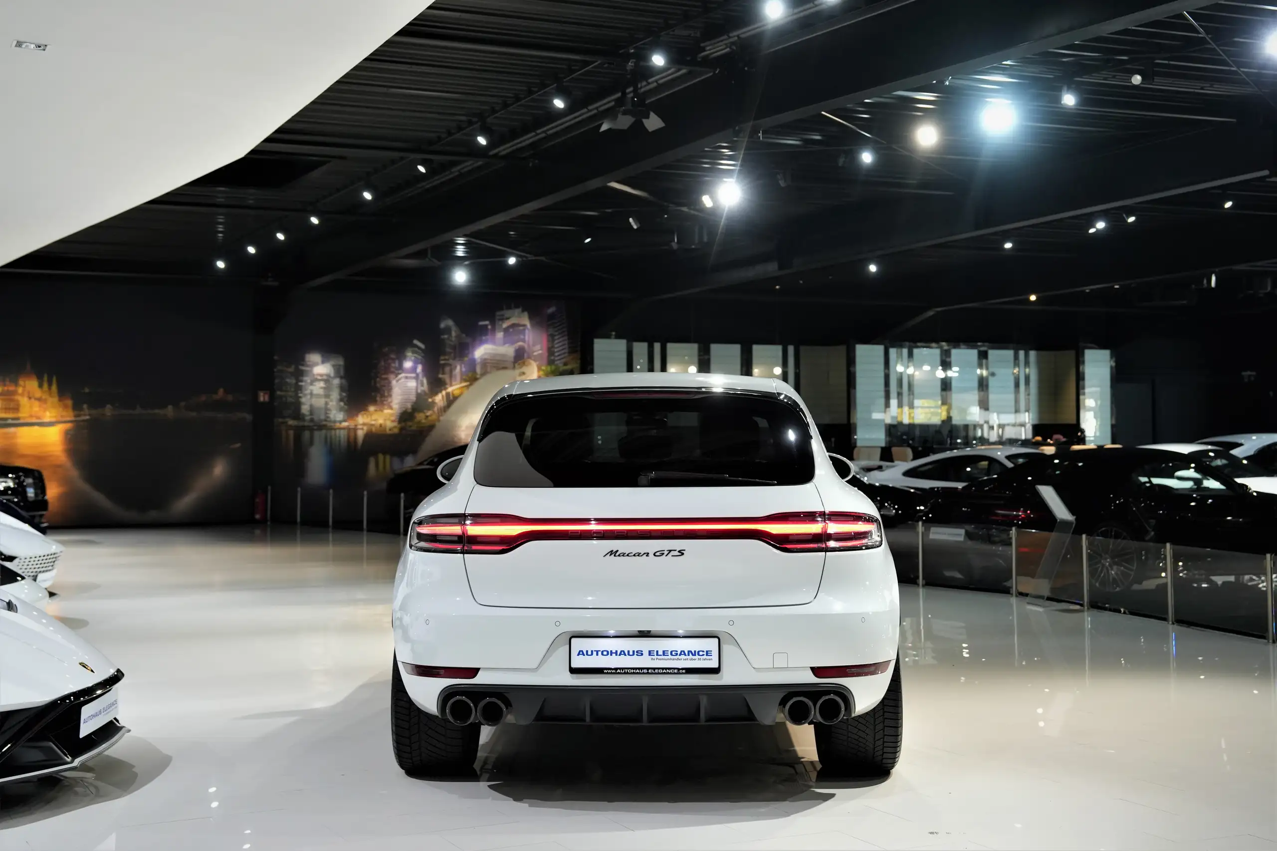 Porsche - Macan