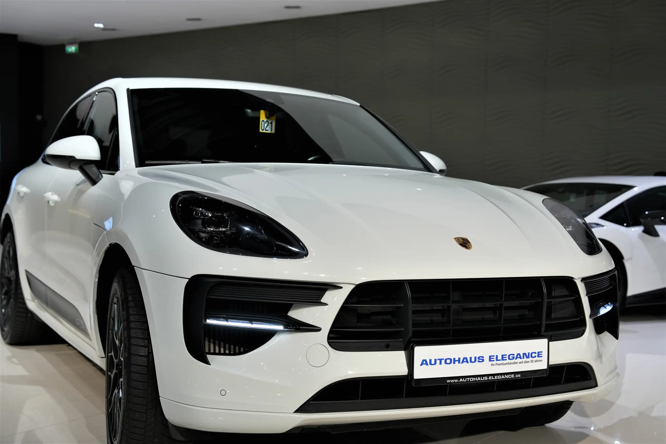 Porsche - Macan