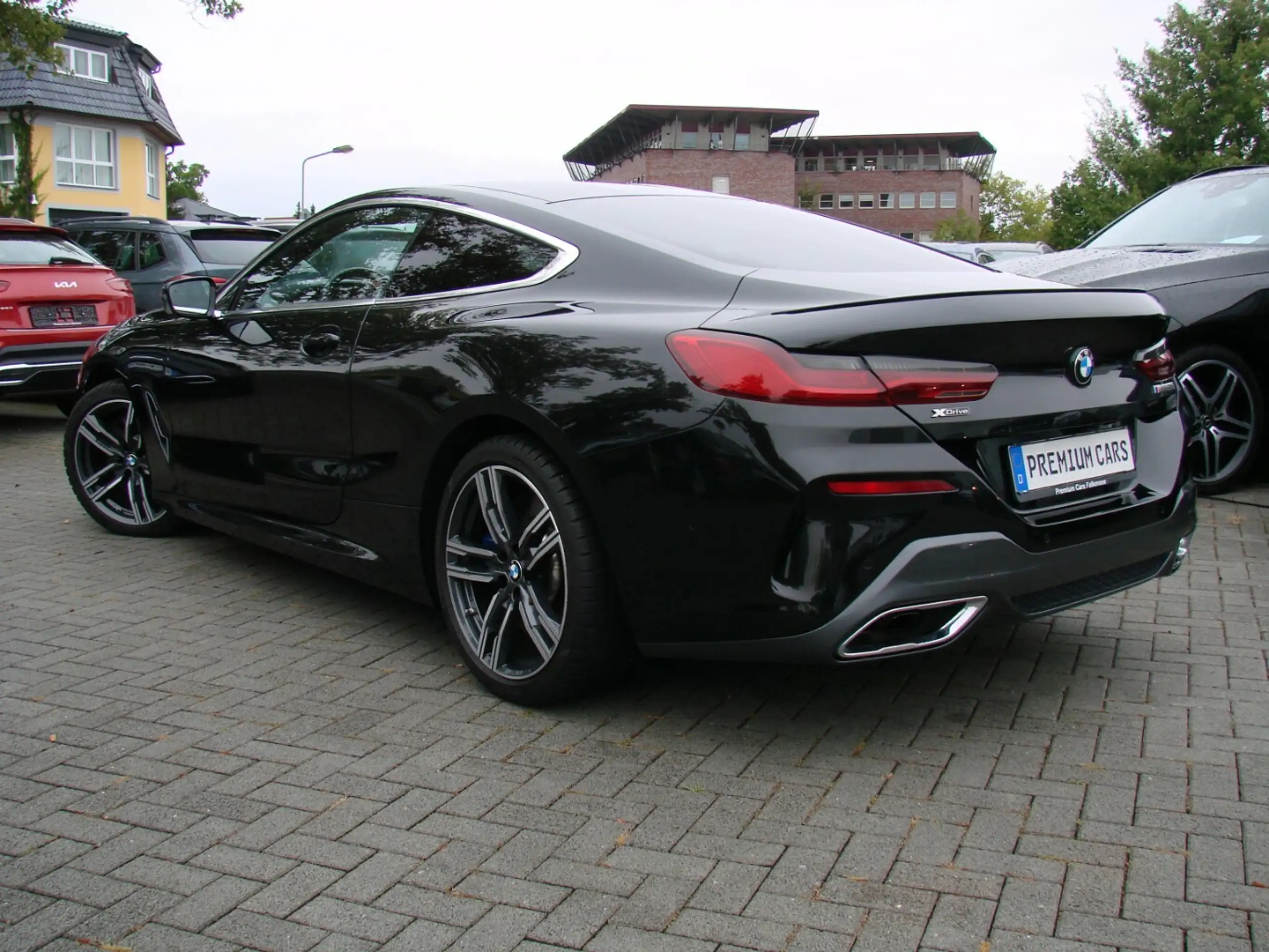 BMW - M850