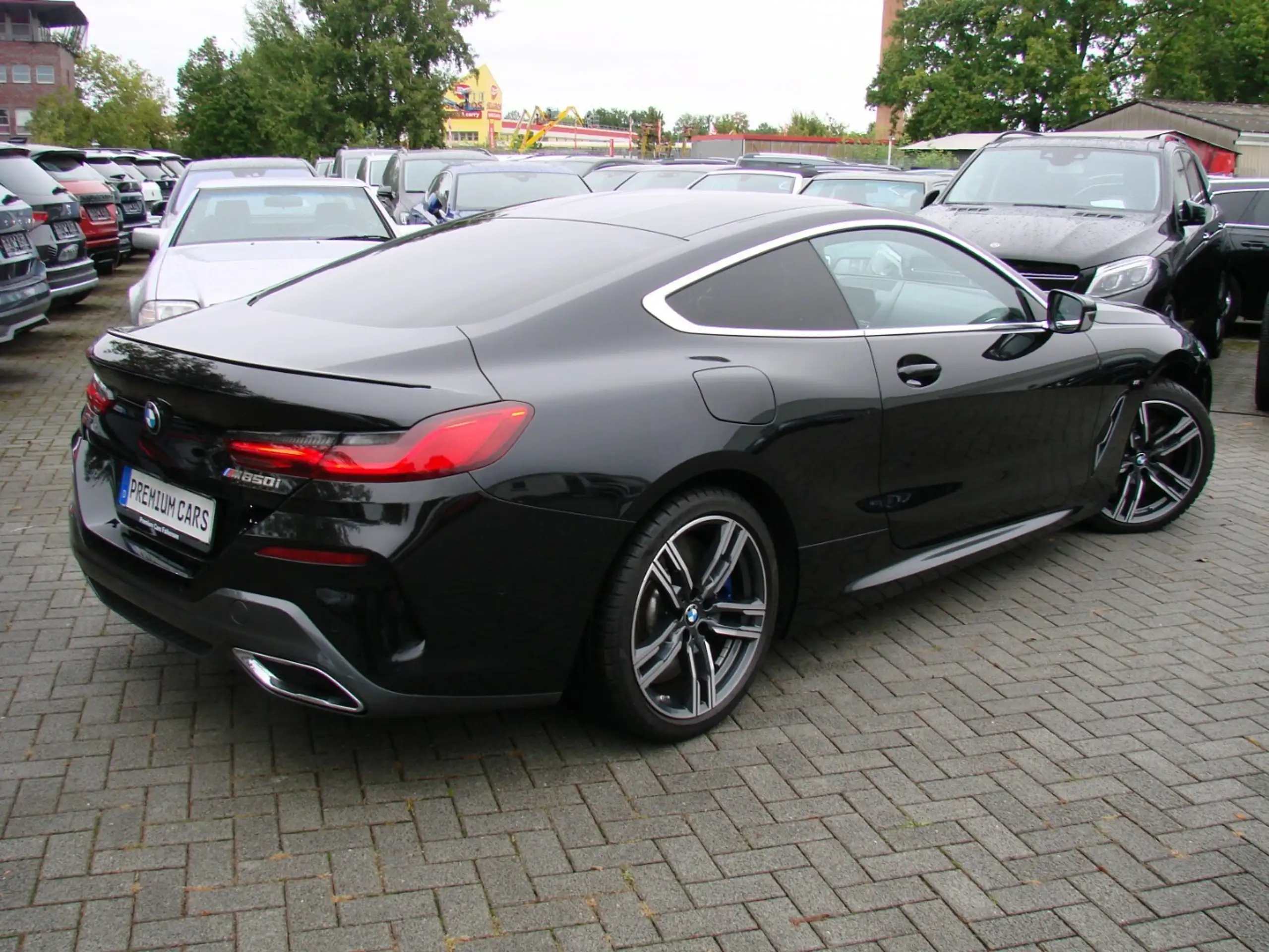 BMW - M850