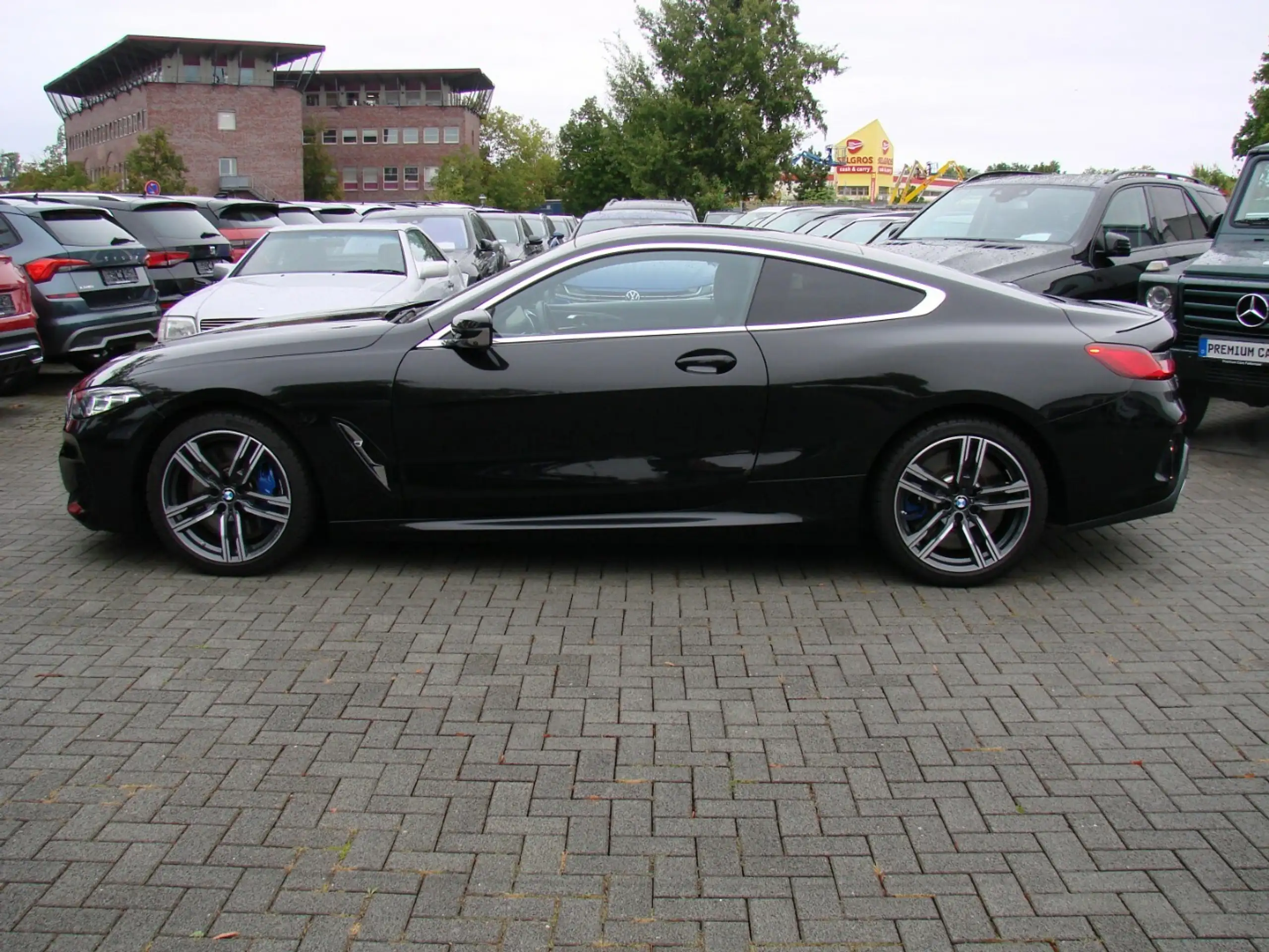 BMW - M850