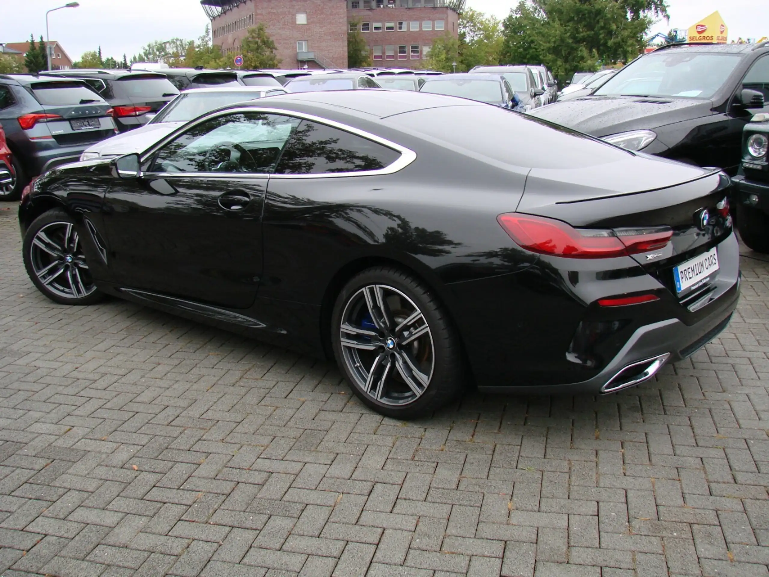 BMW - M850