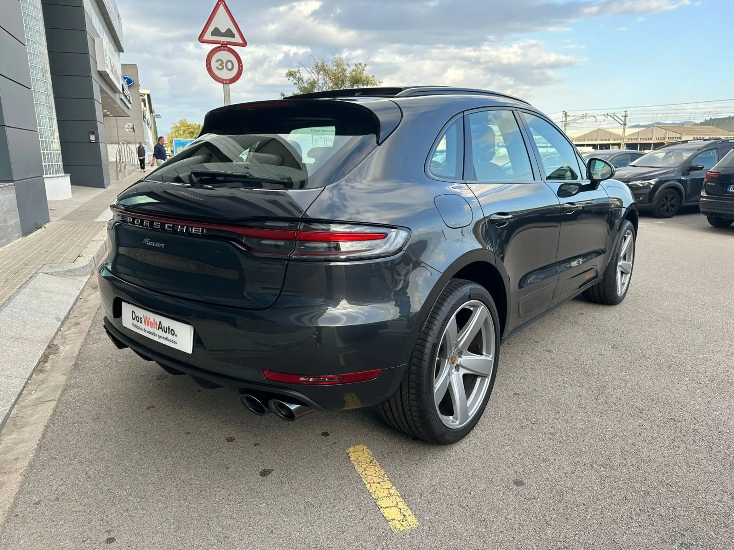 Porsche - Macan