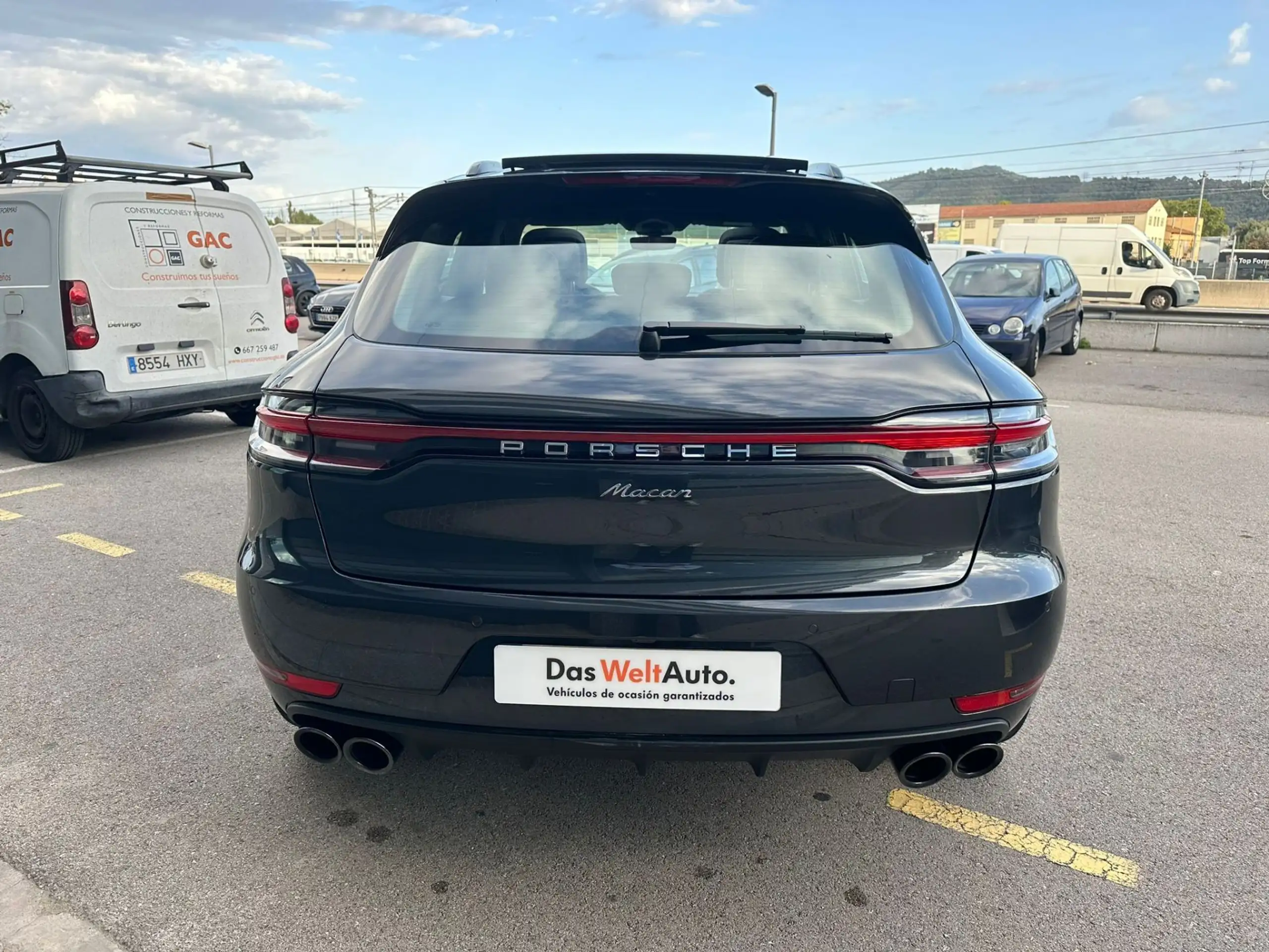 Porsche - Macan