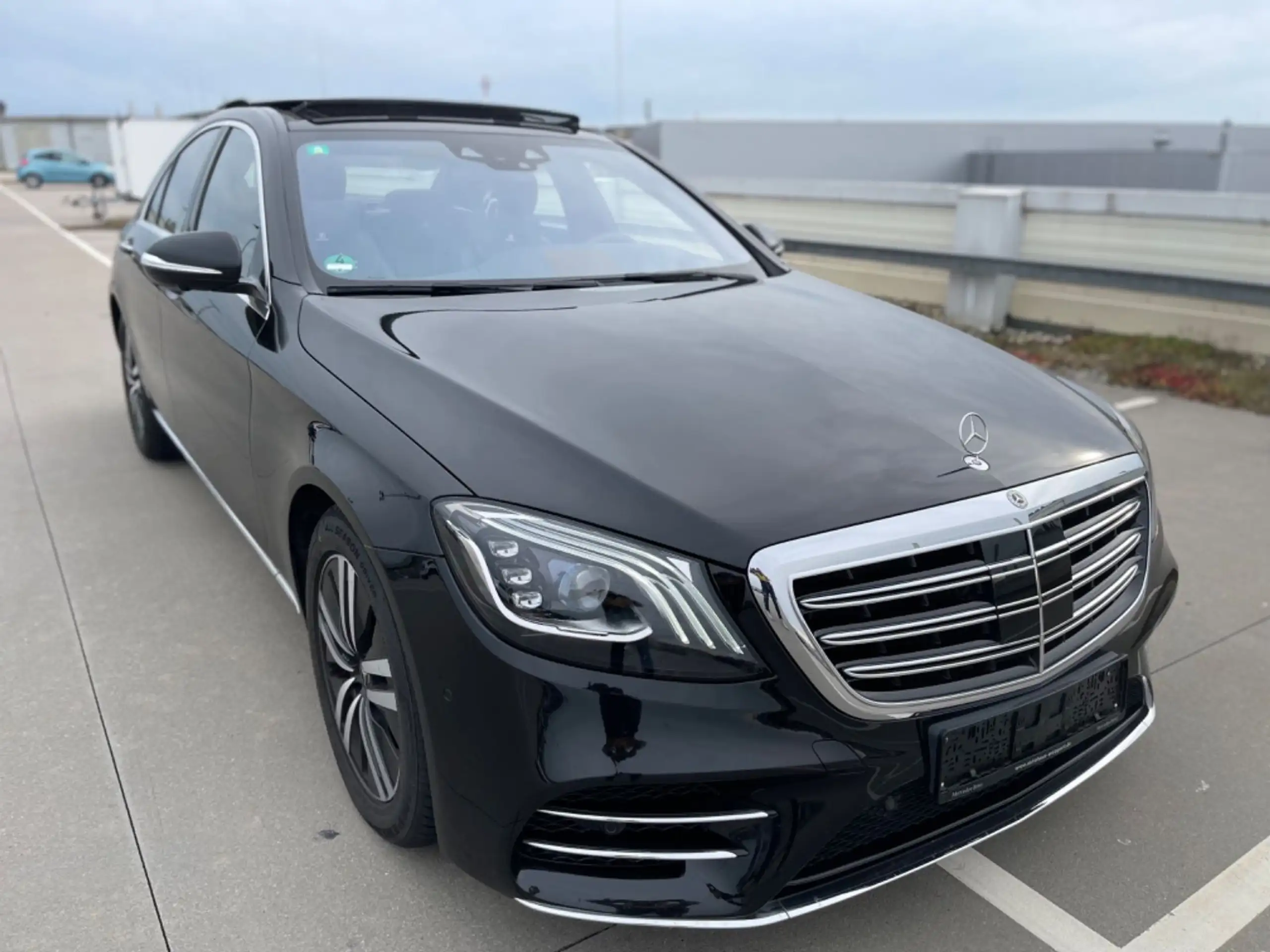 Mercedes-Benz - S 400