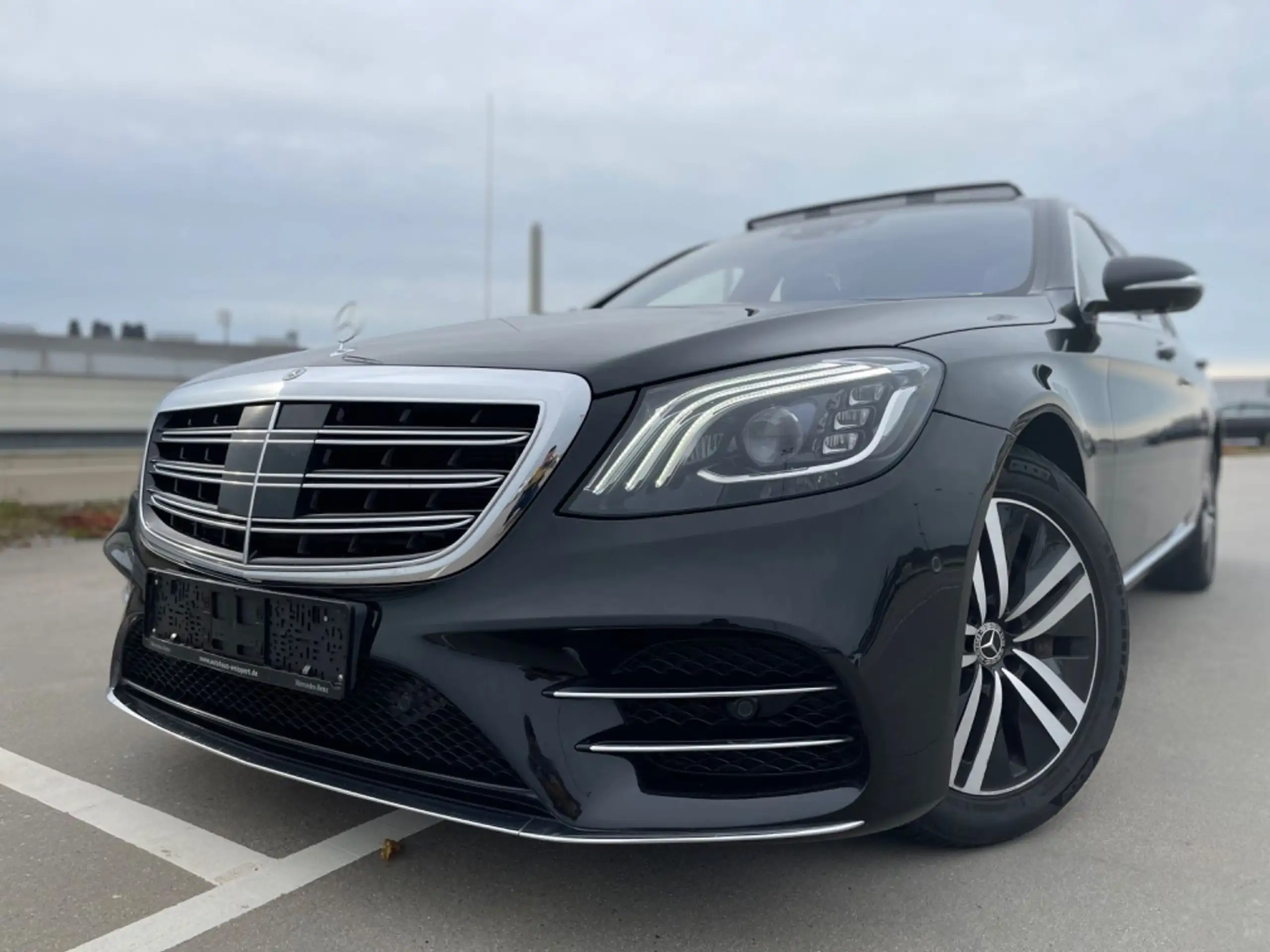 Mercedes-Benz - S 400