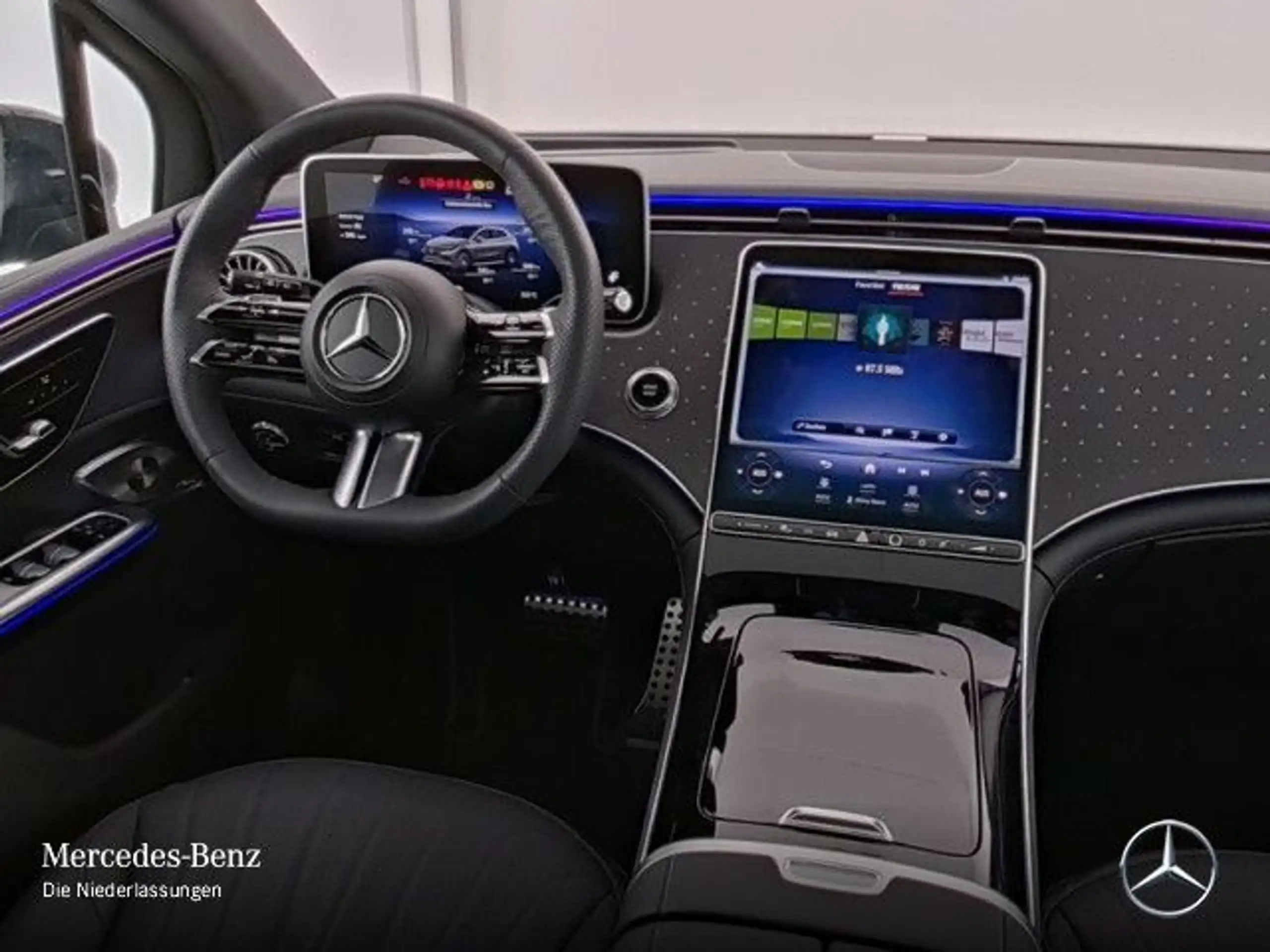 Mercedes-Benz - EQE SUV