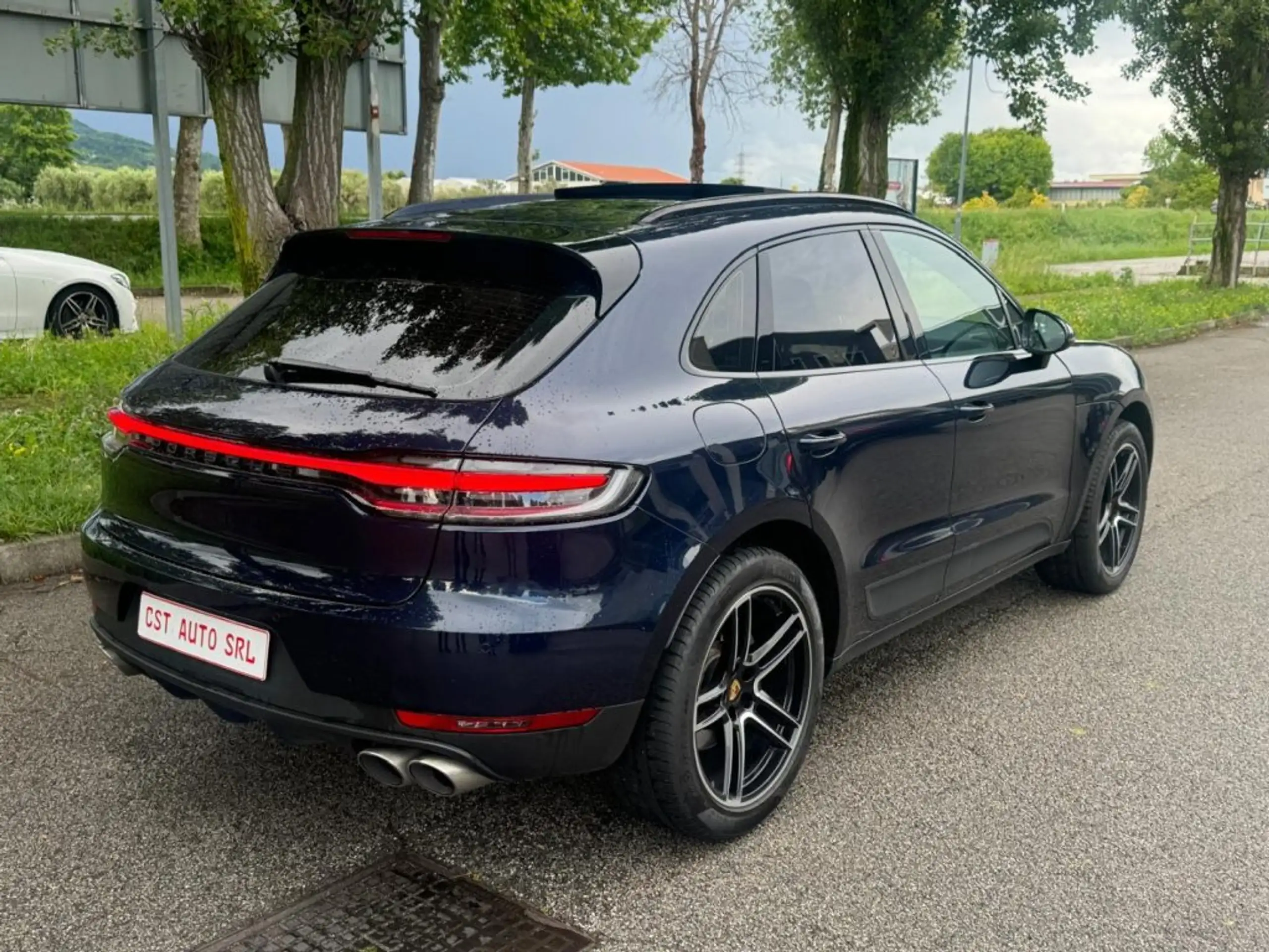 Porsche - Macan