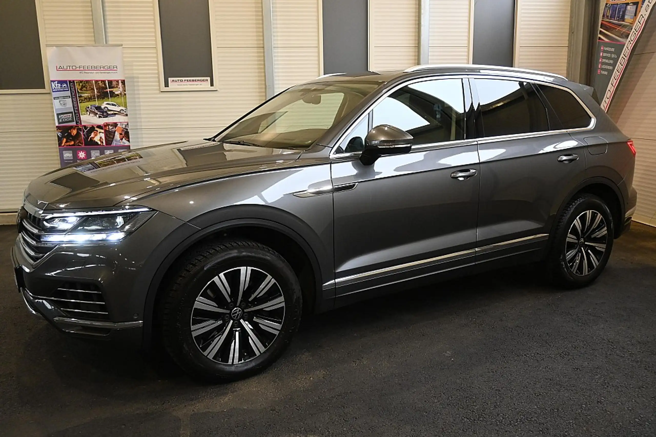 Volkswagen - Touareg