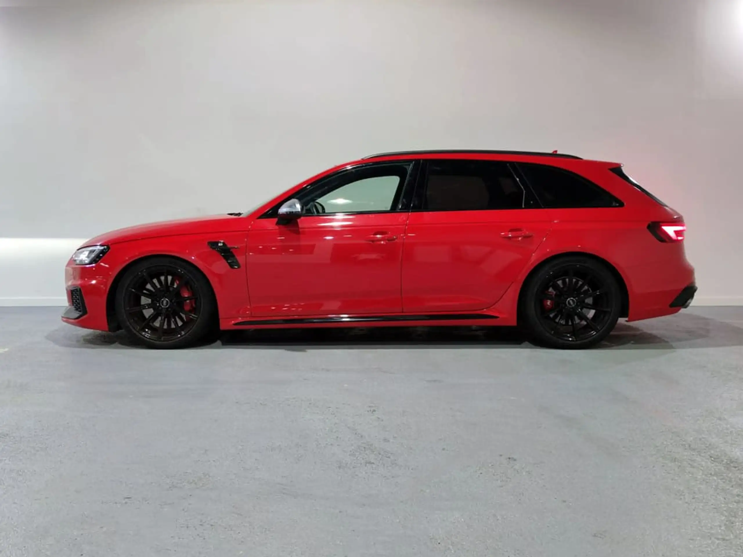 Audi - RS4