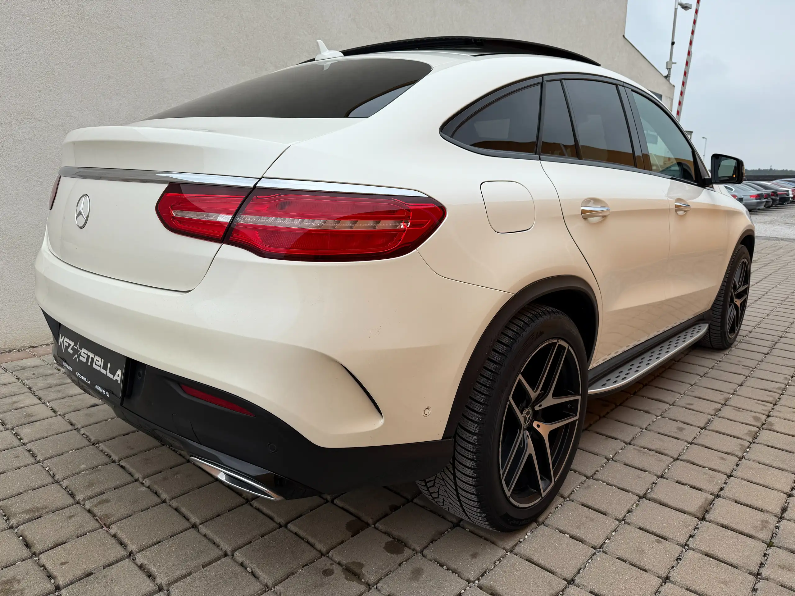 Mercedes-Benz - GLE 350