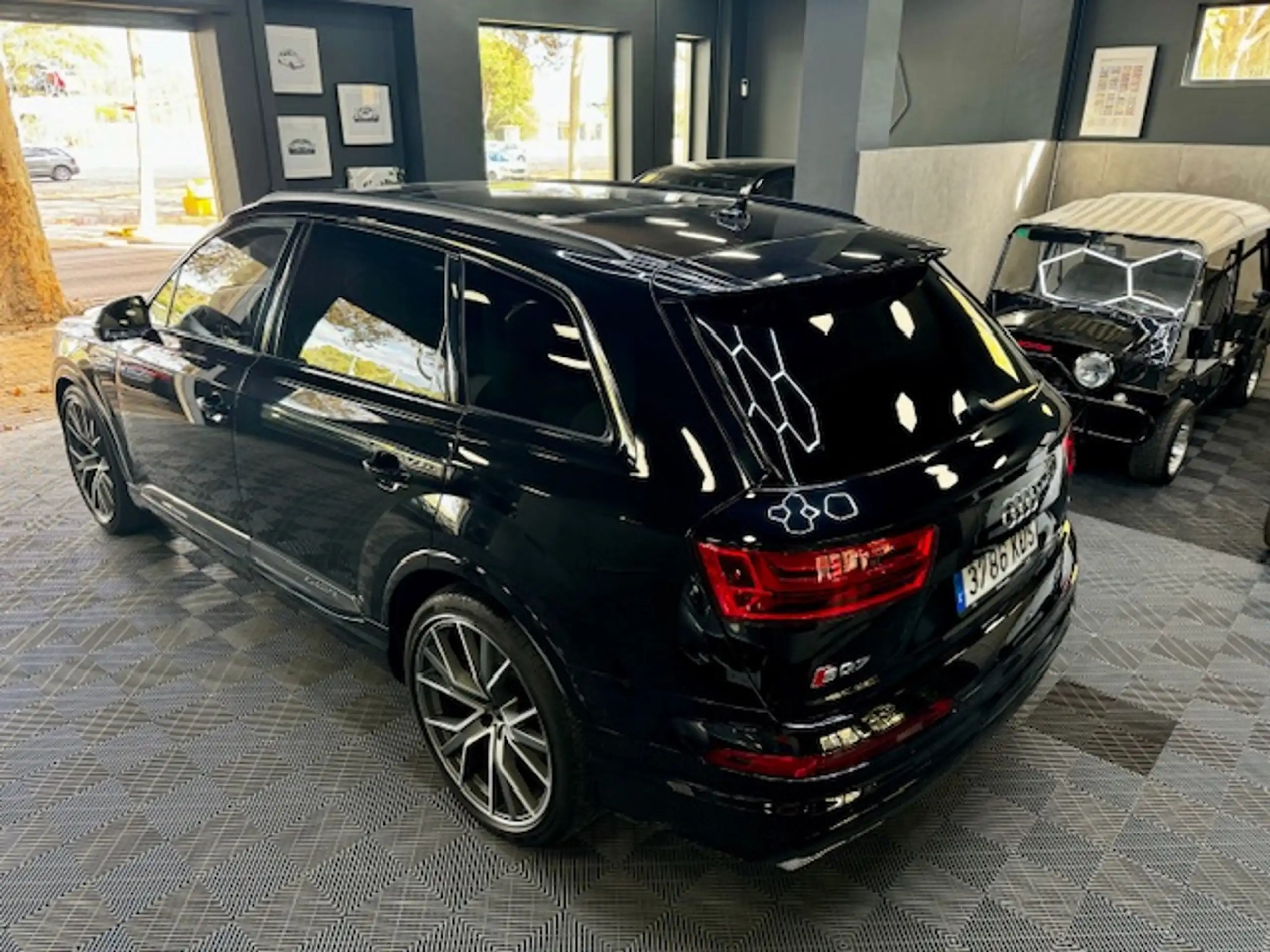 Audi - SQ7