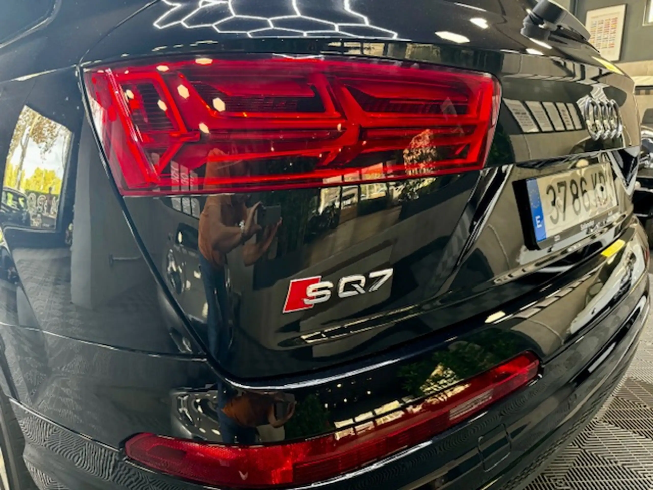 Audi - SQ7