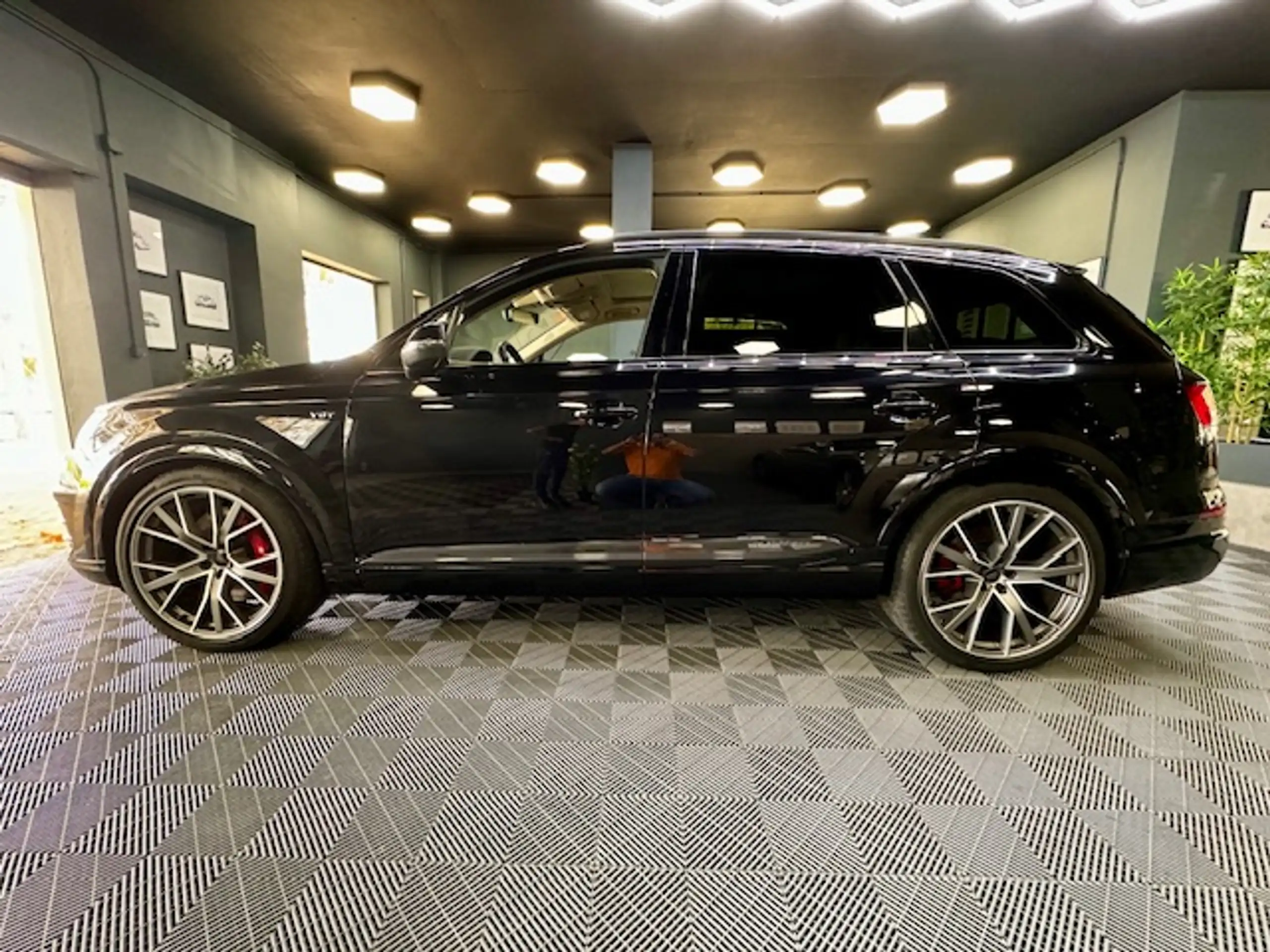 Audi - SQ7