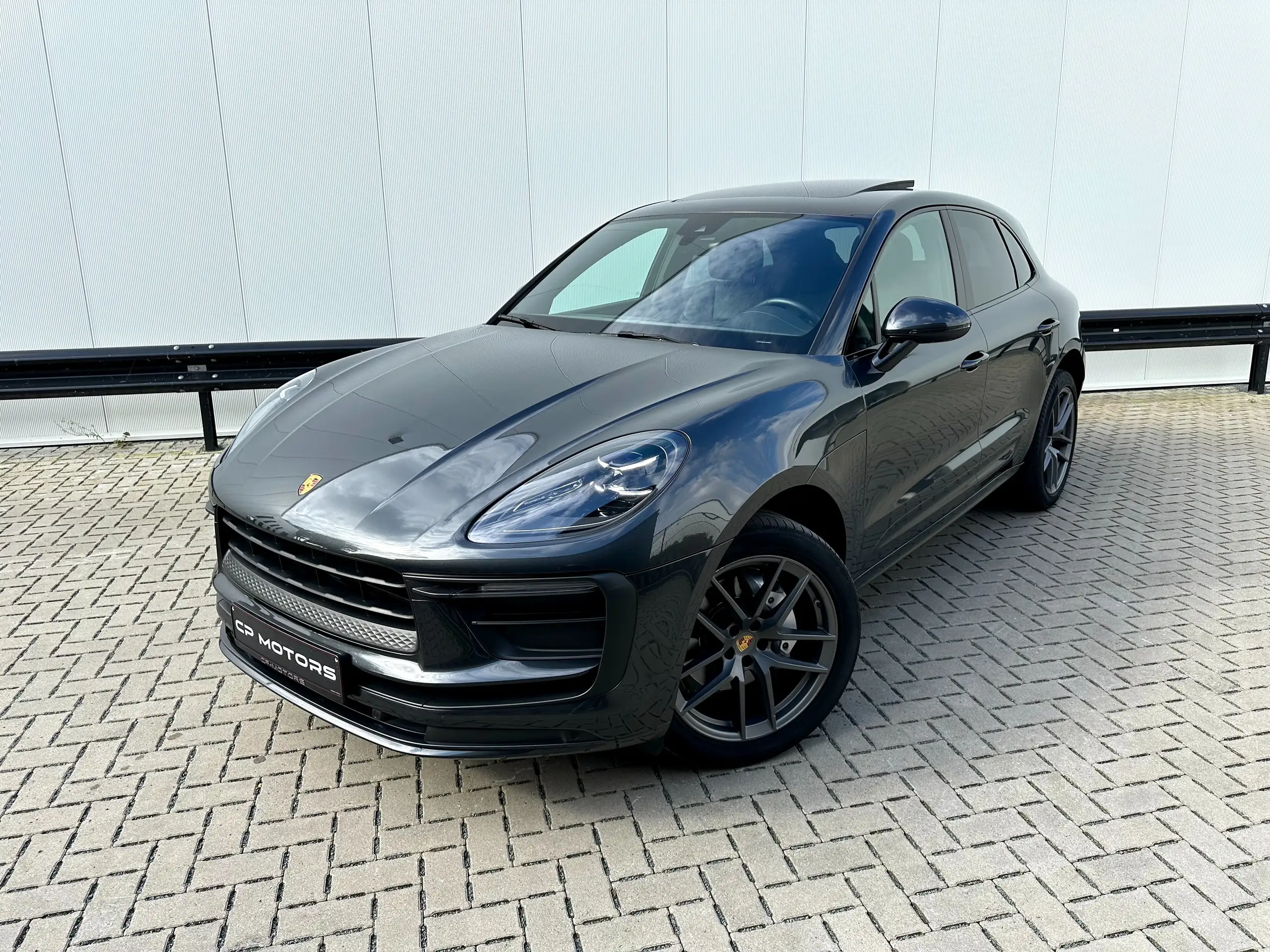 Porsche - Macan