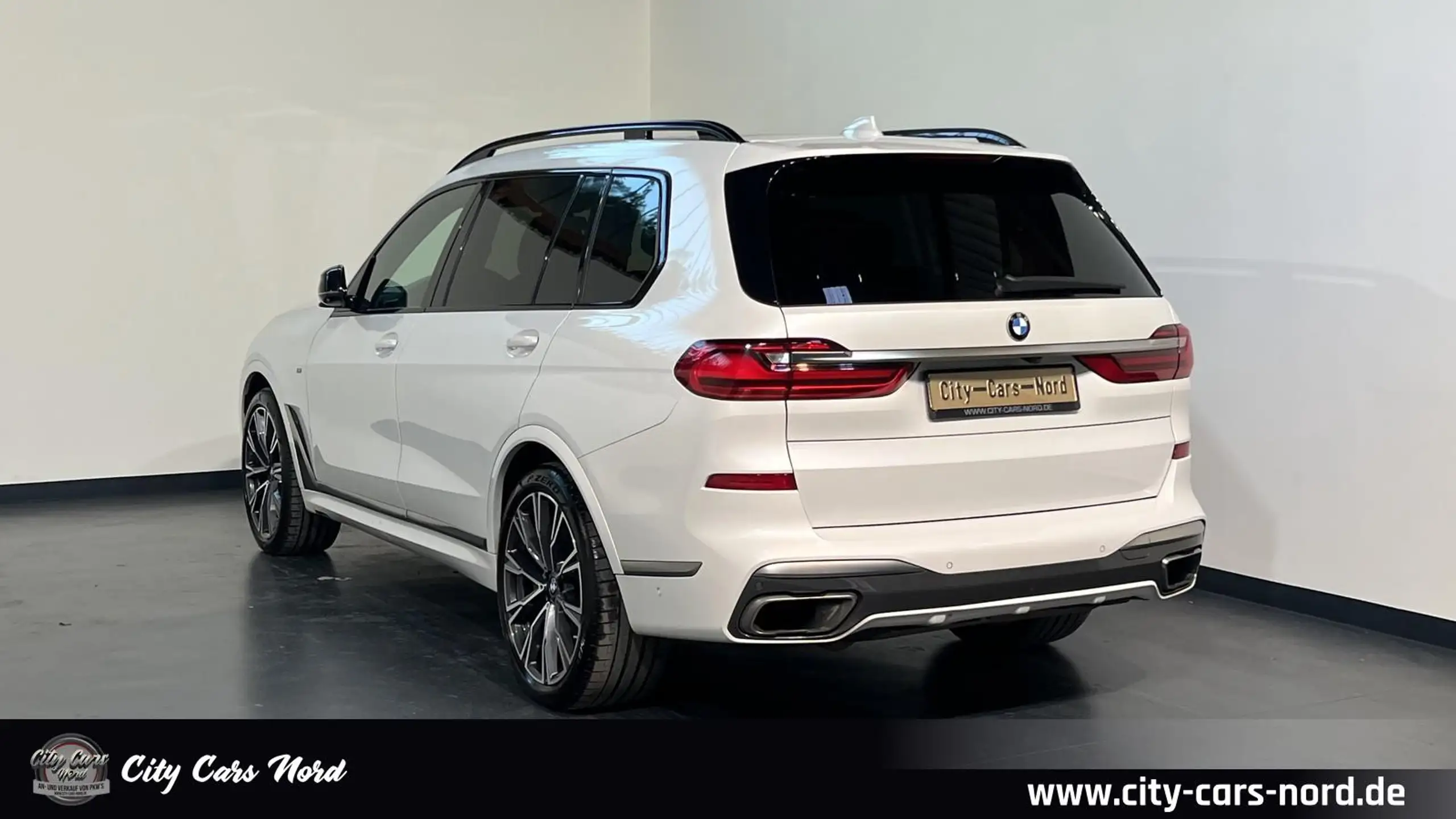 BMW - X7 M