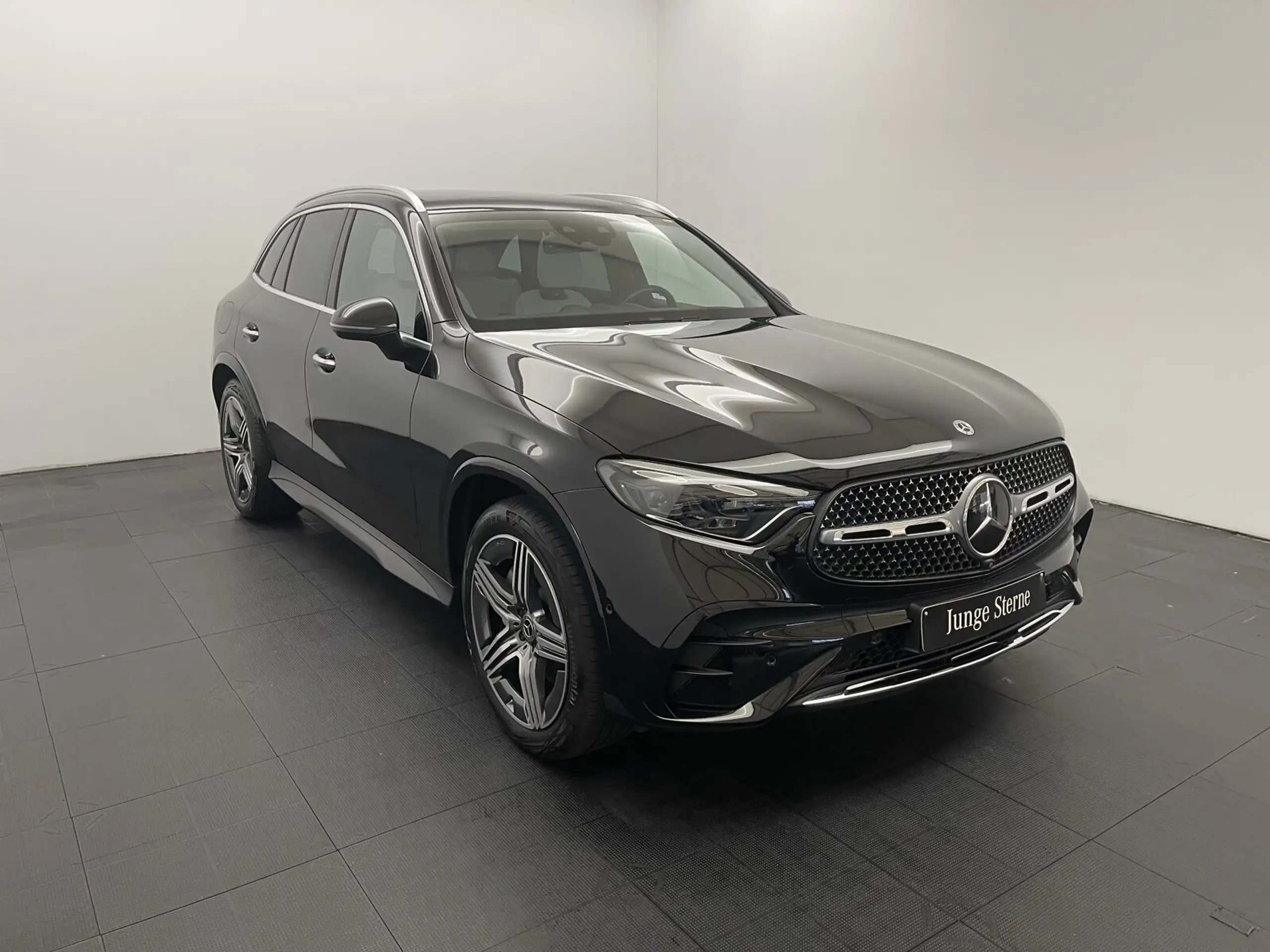 Mercedes-Benz - GLC 300