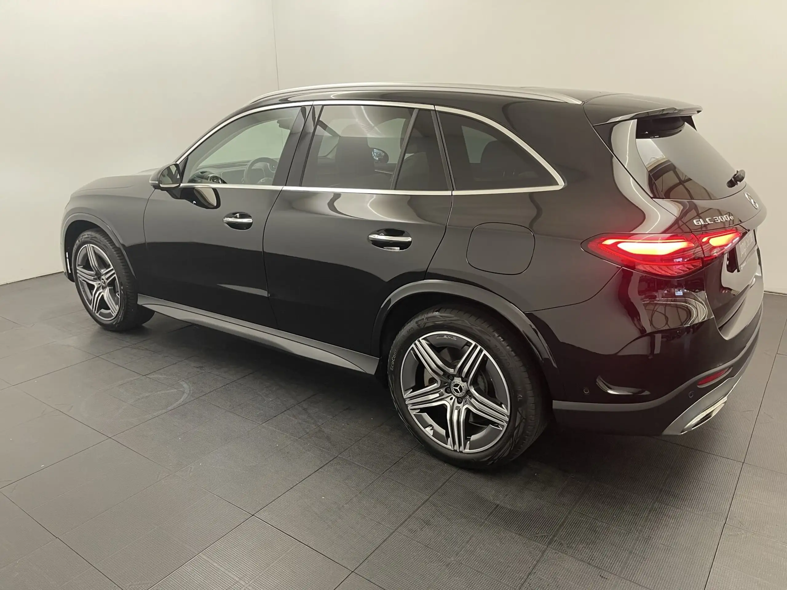 Mercedes-Benz - GLC 300