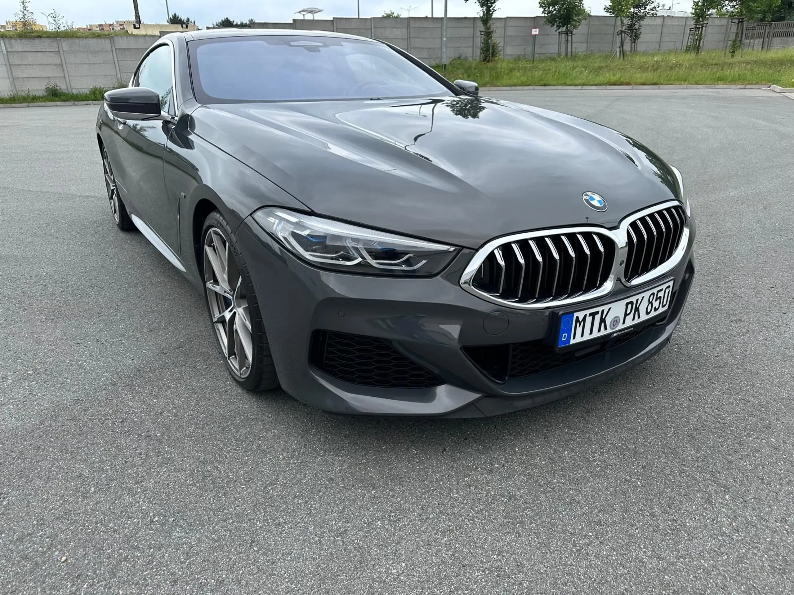 BMW - M850