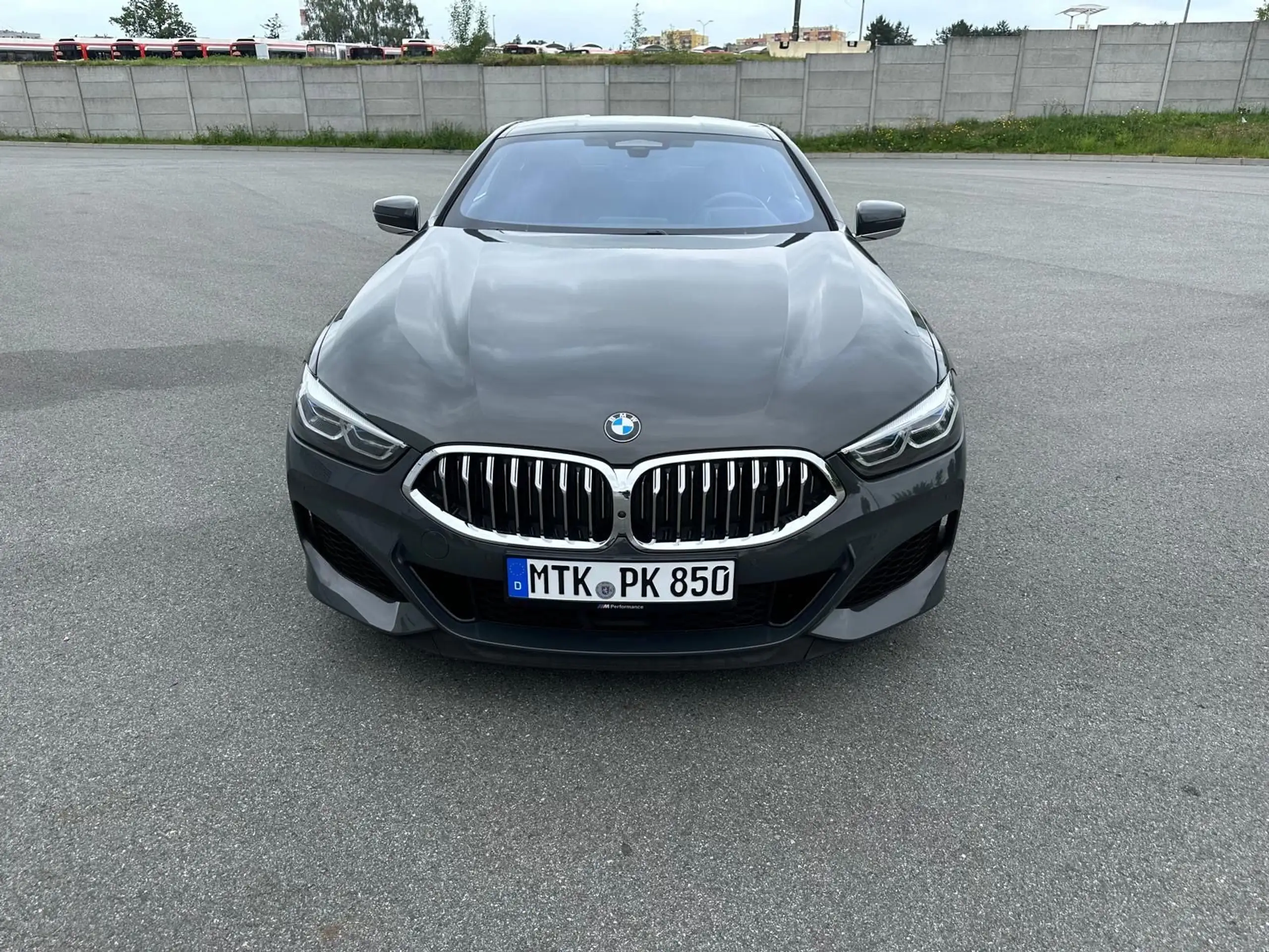 BMW - M850