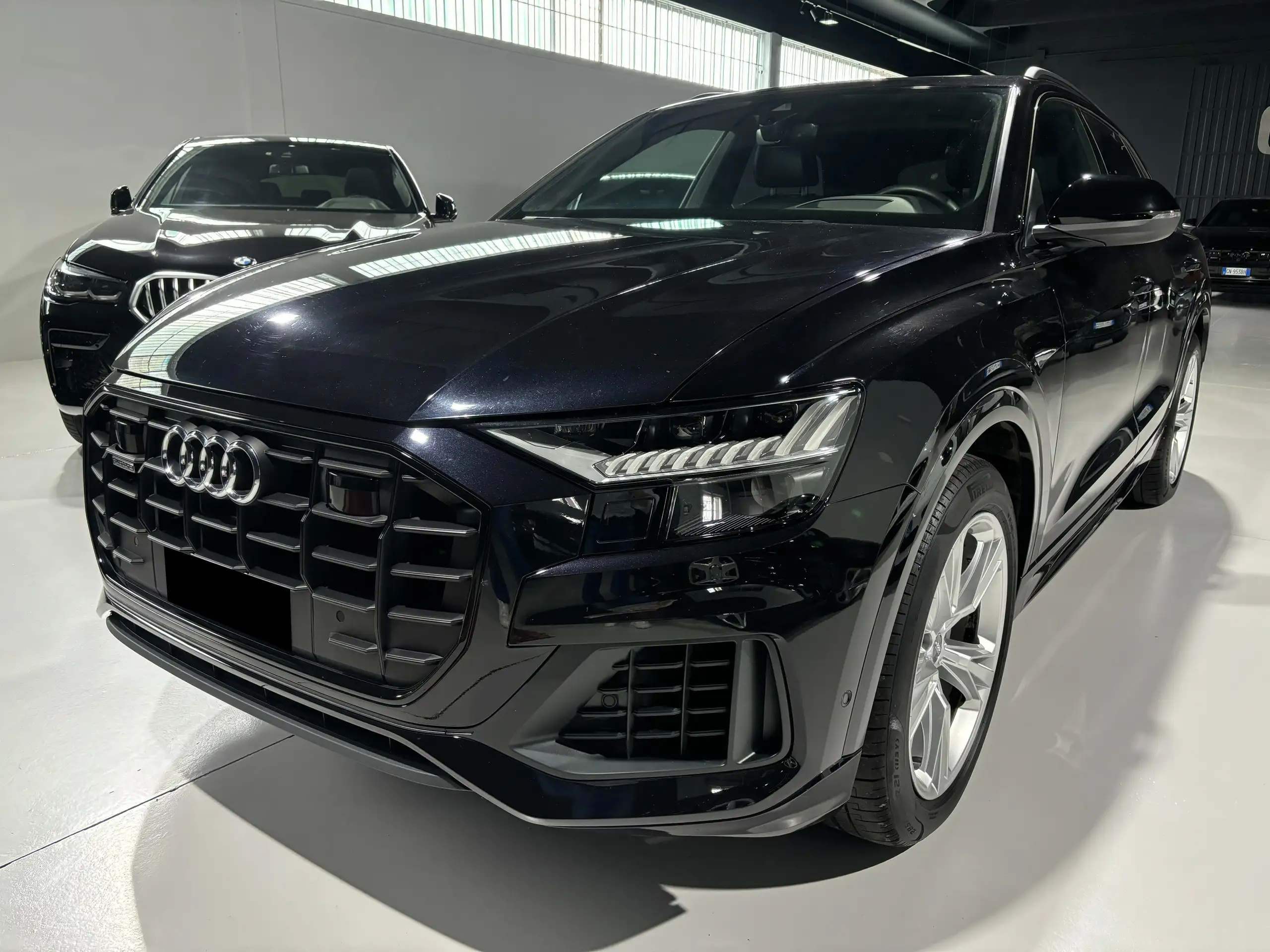 Audi - Q8