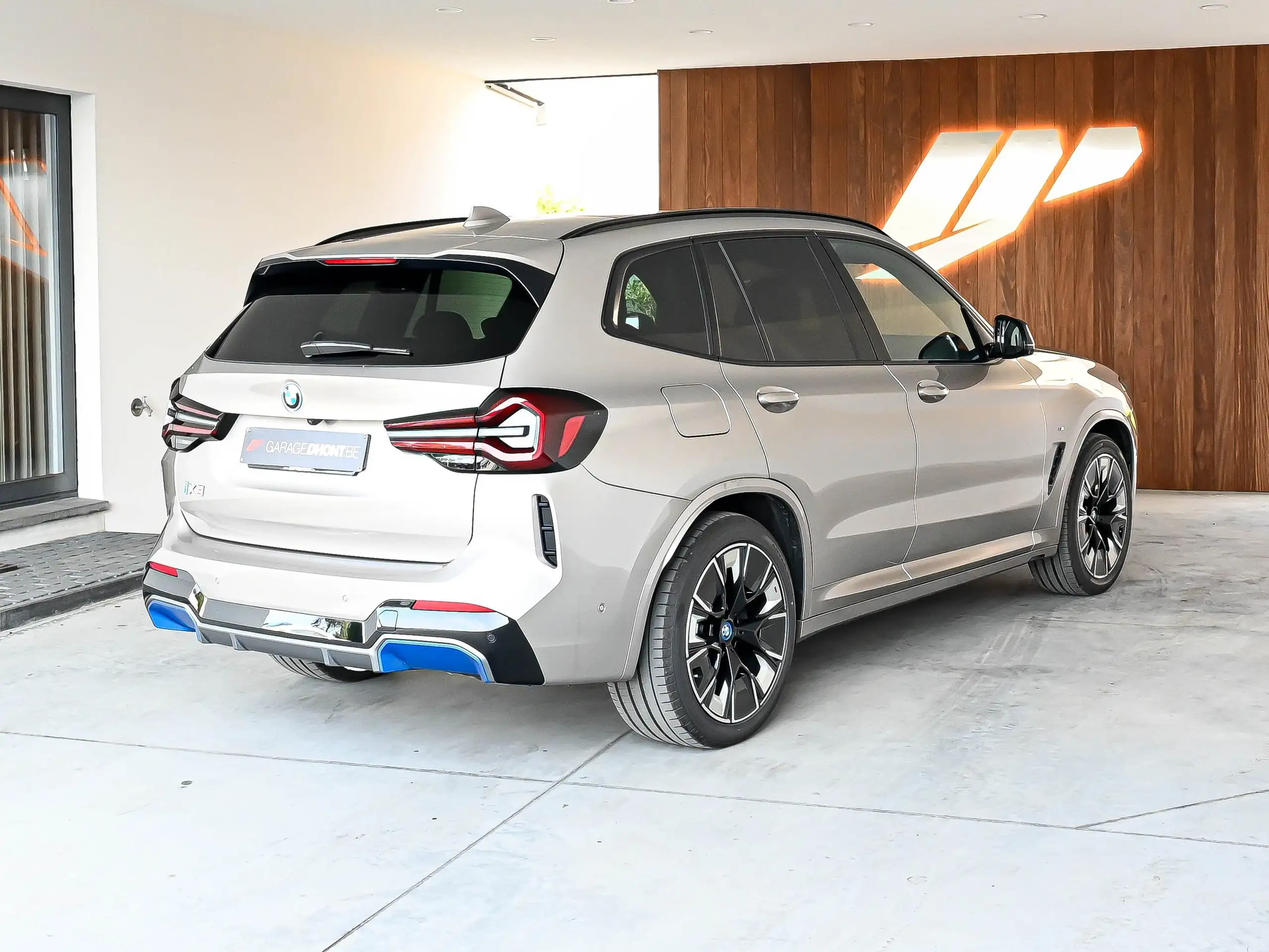 BMW - iX3