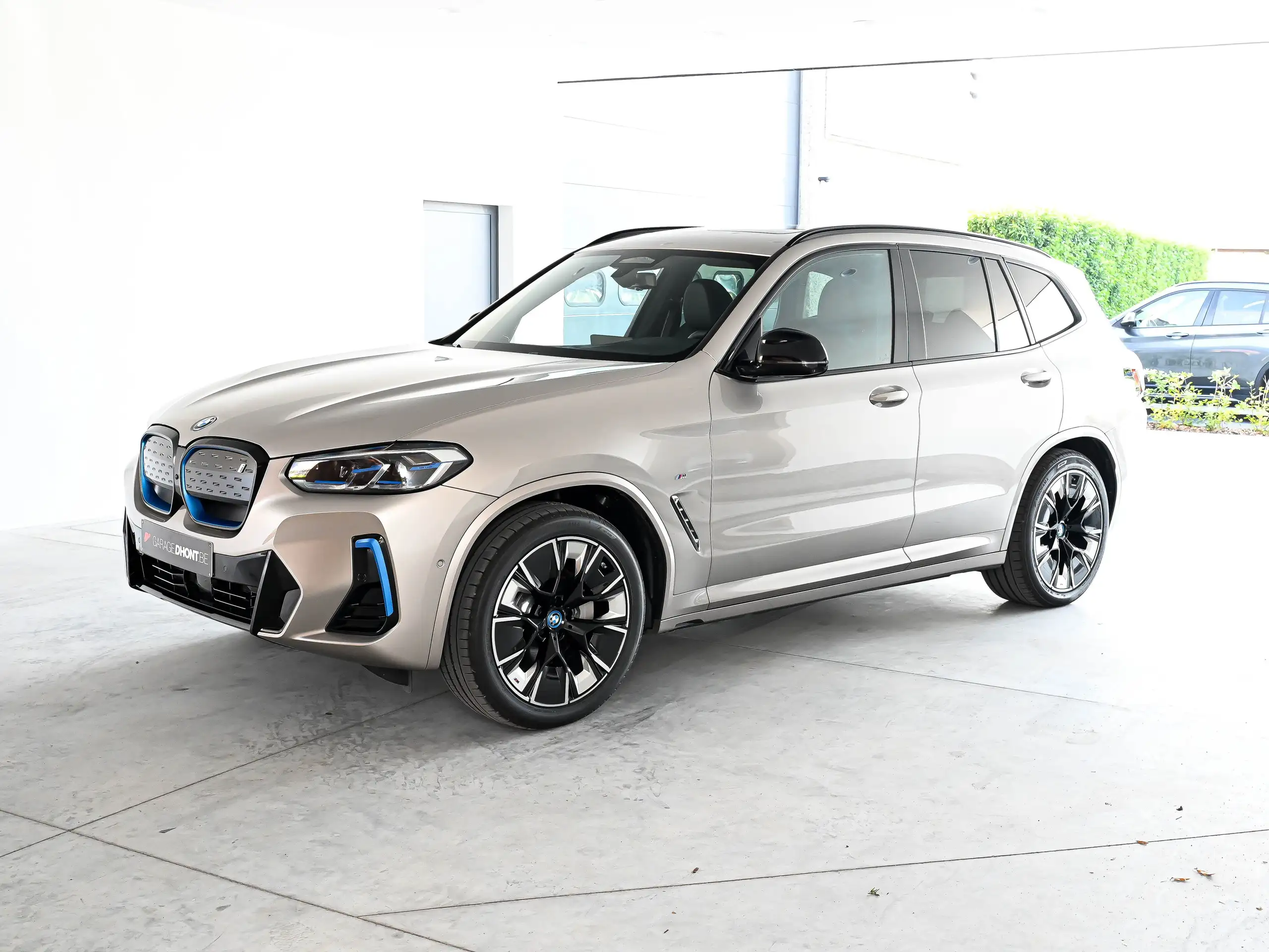 BMW - iX3