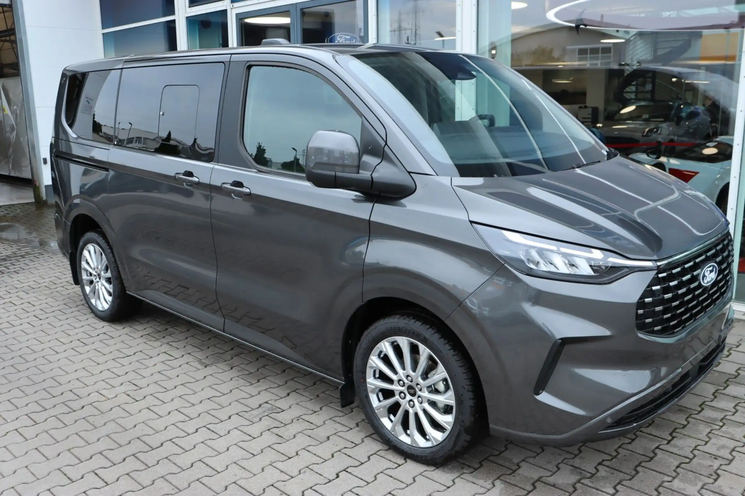 Ford - Tourneo Custom