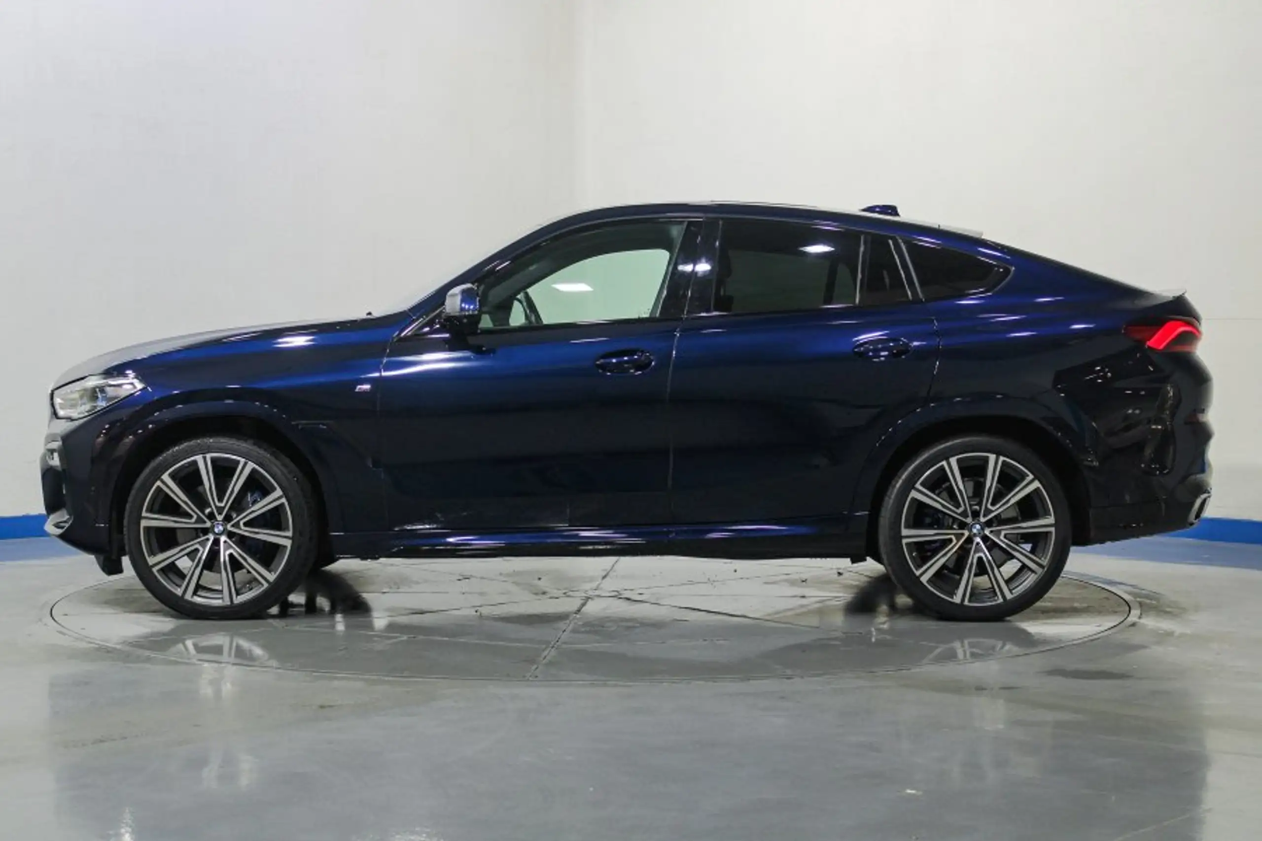 BMW - X6