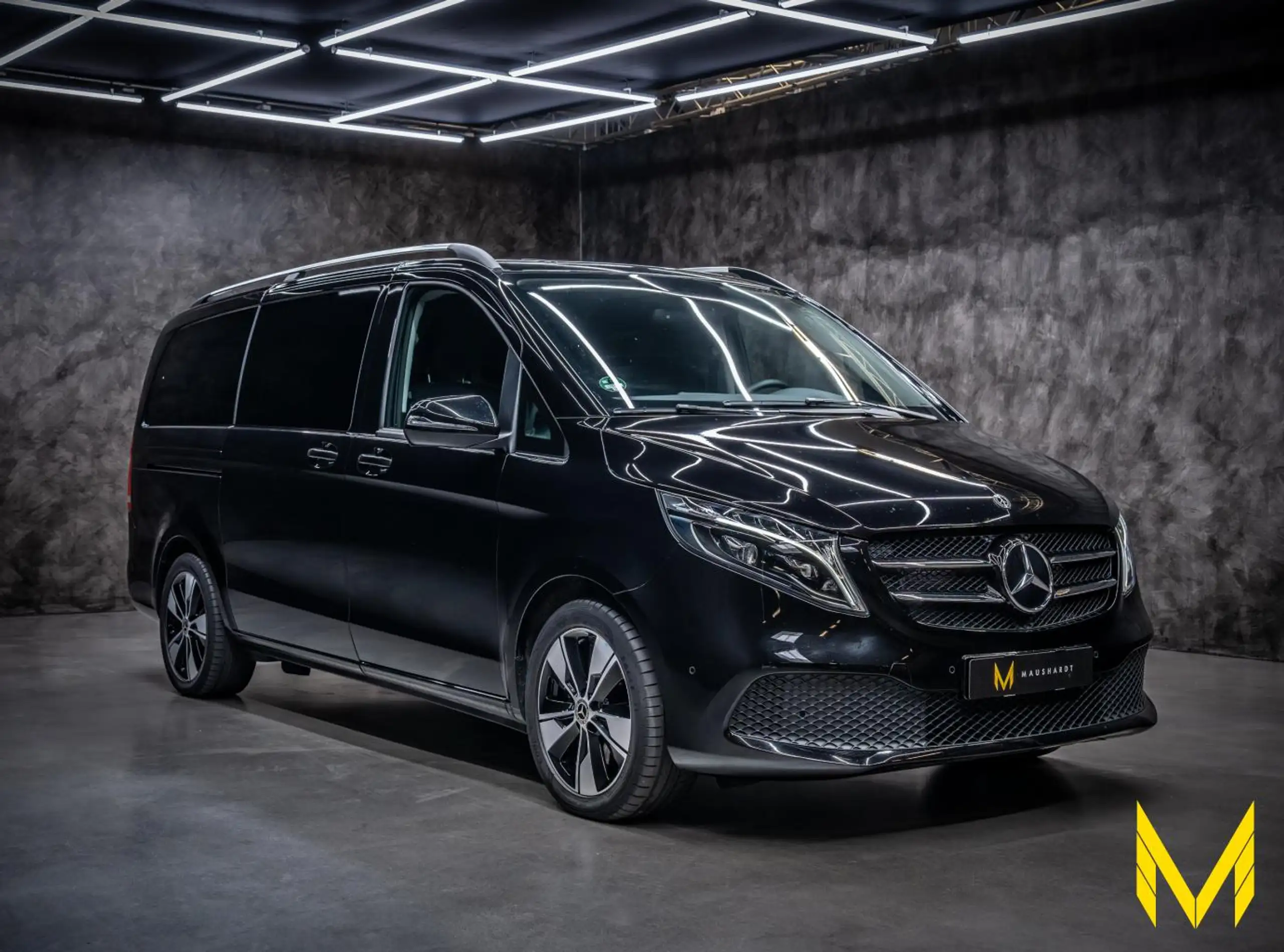 Mercedes-Benz - V 220