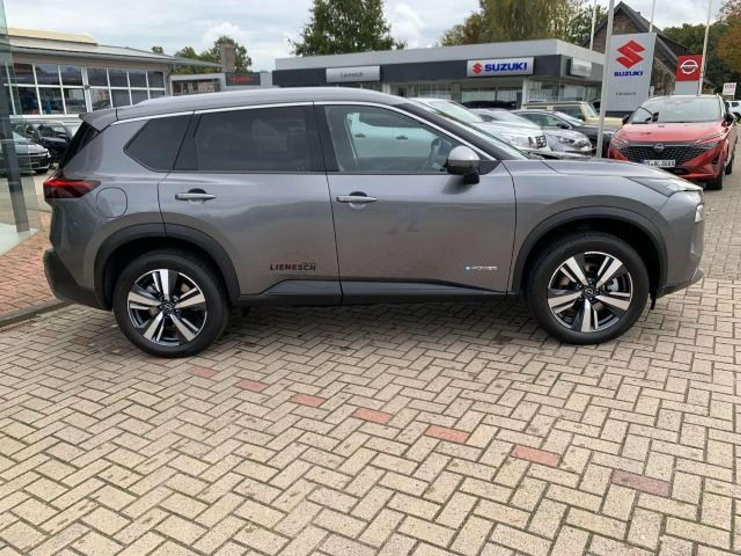 Nissan - X-Trail