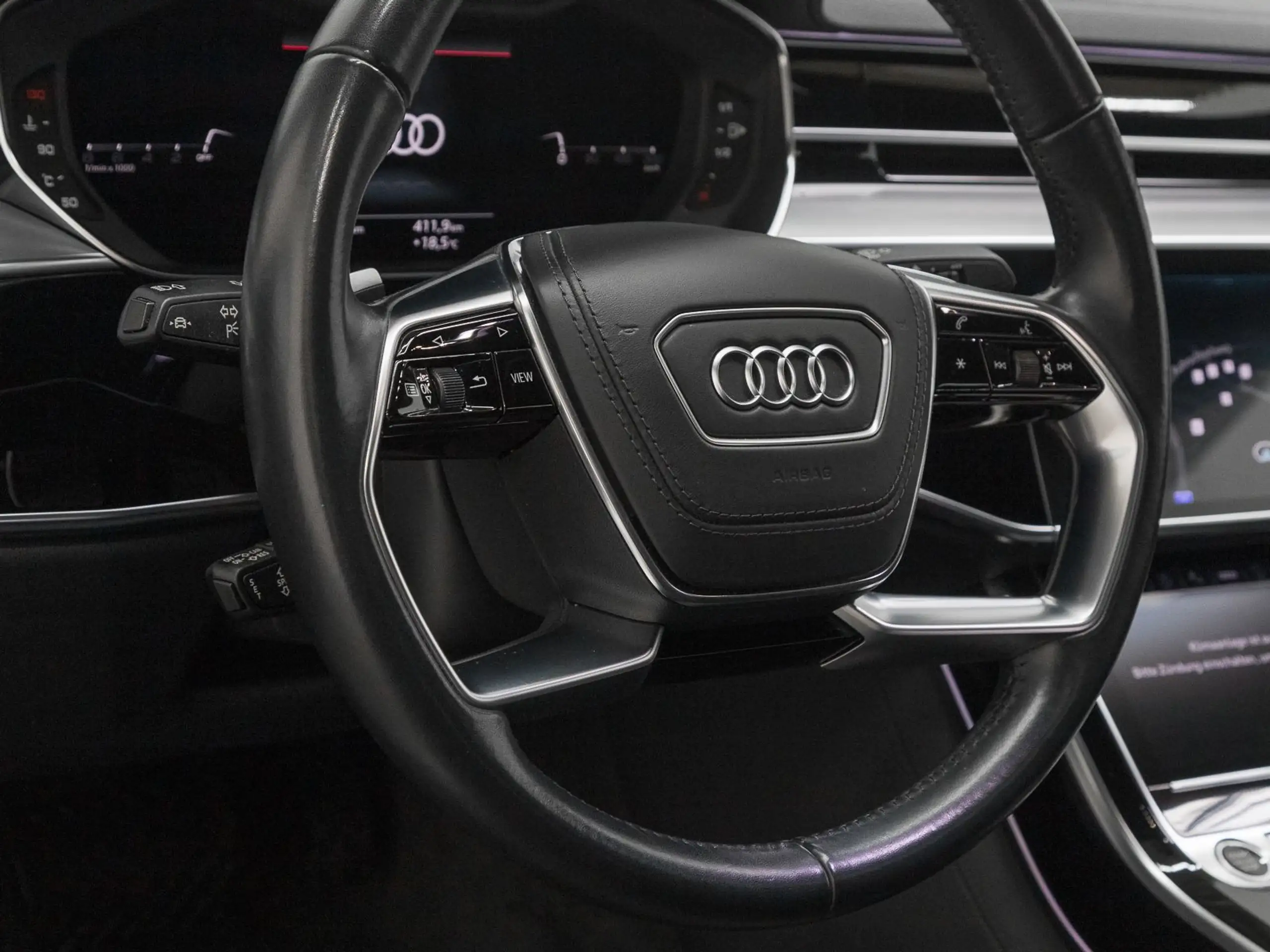 Audi - A8