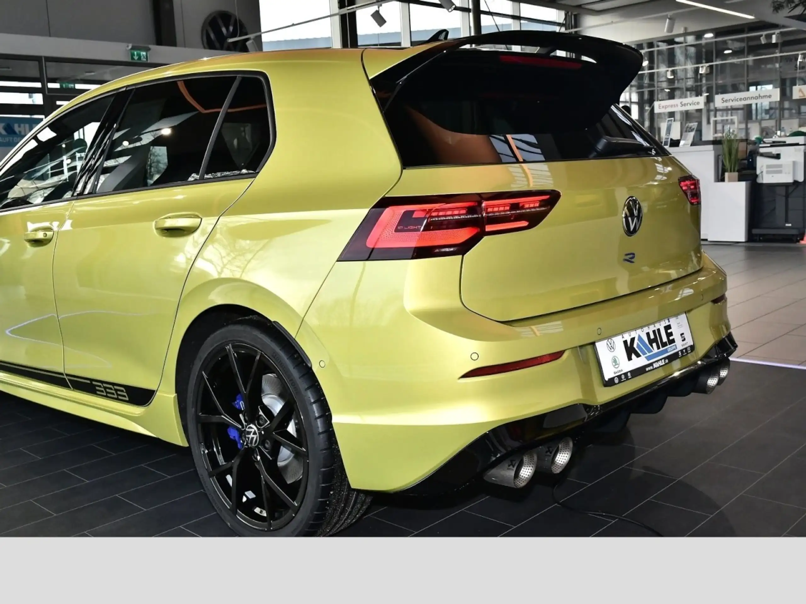 Volkswagen - Golf R