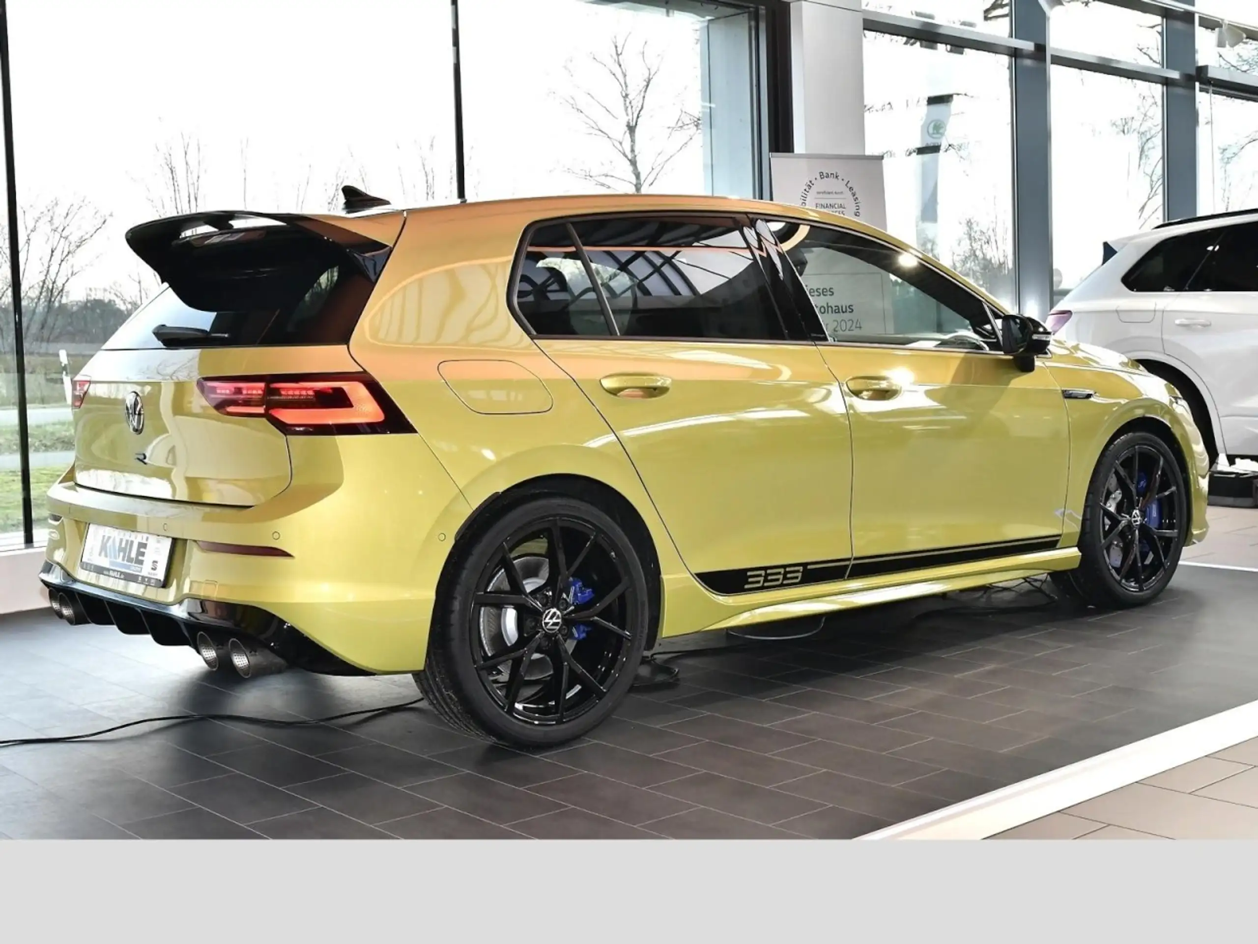 Volkswagen - Golf R