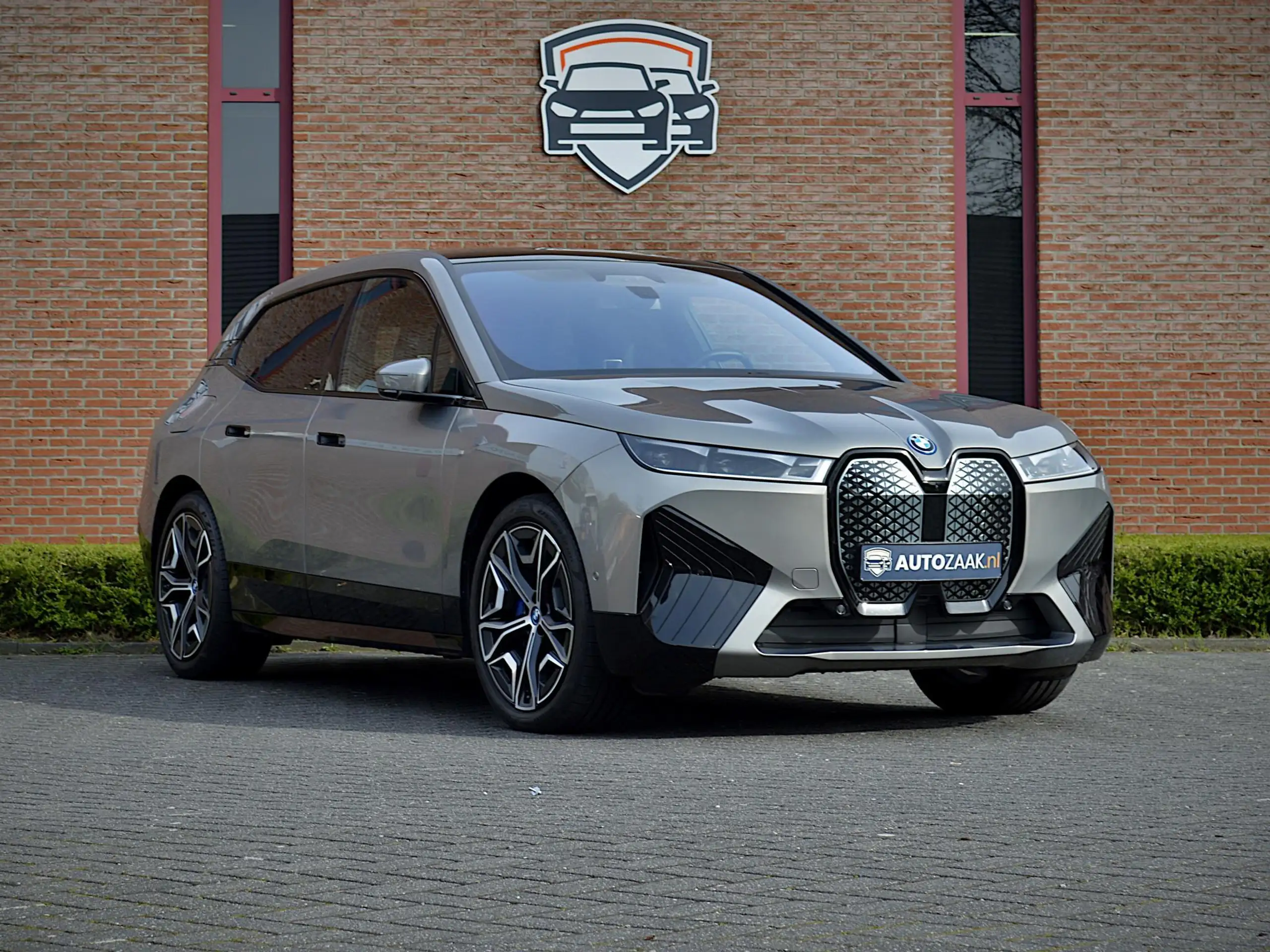 BMW - iX