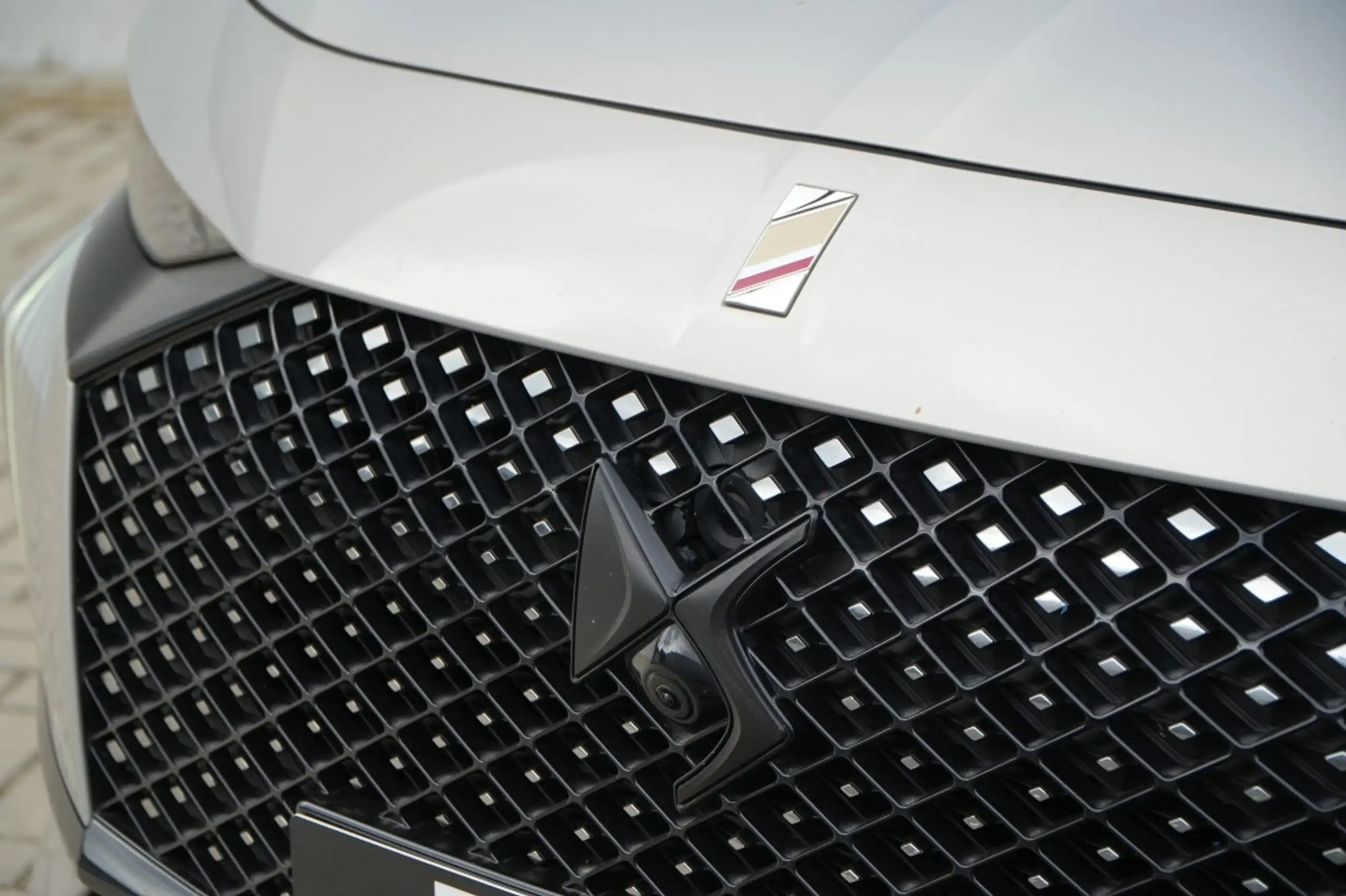 DS Automobiles - DS 7