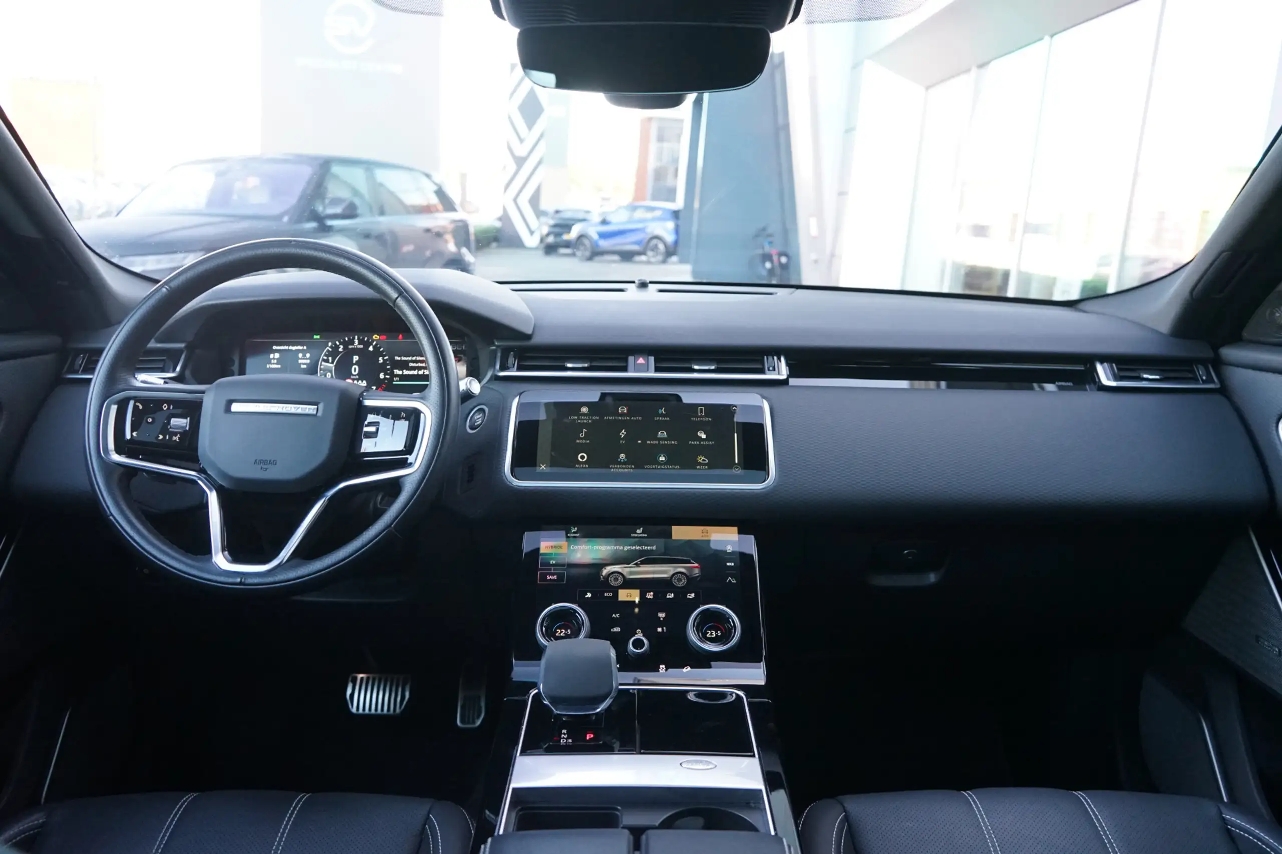 Land Rover - Range Rover Velar