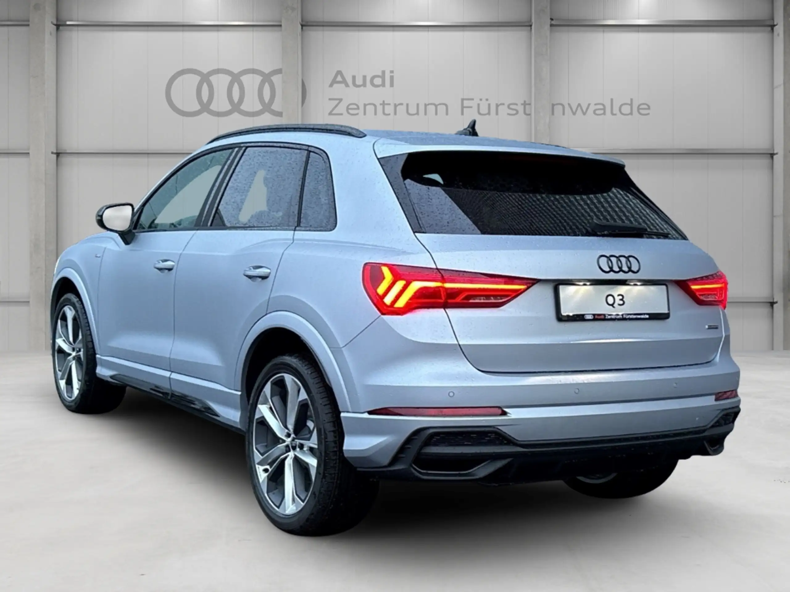 Audi - Q3