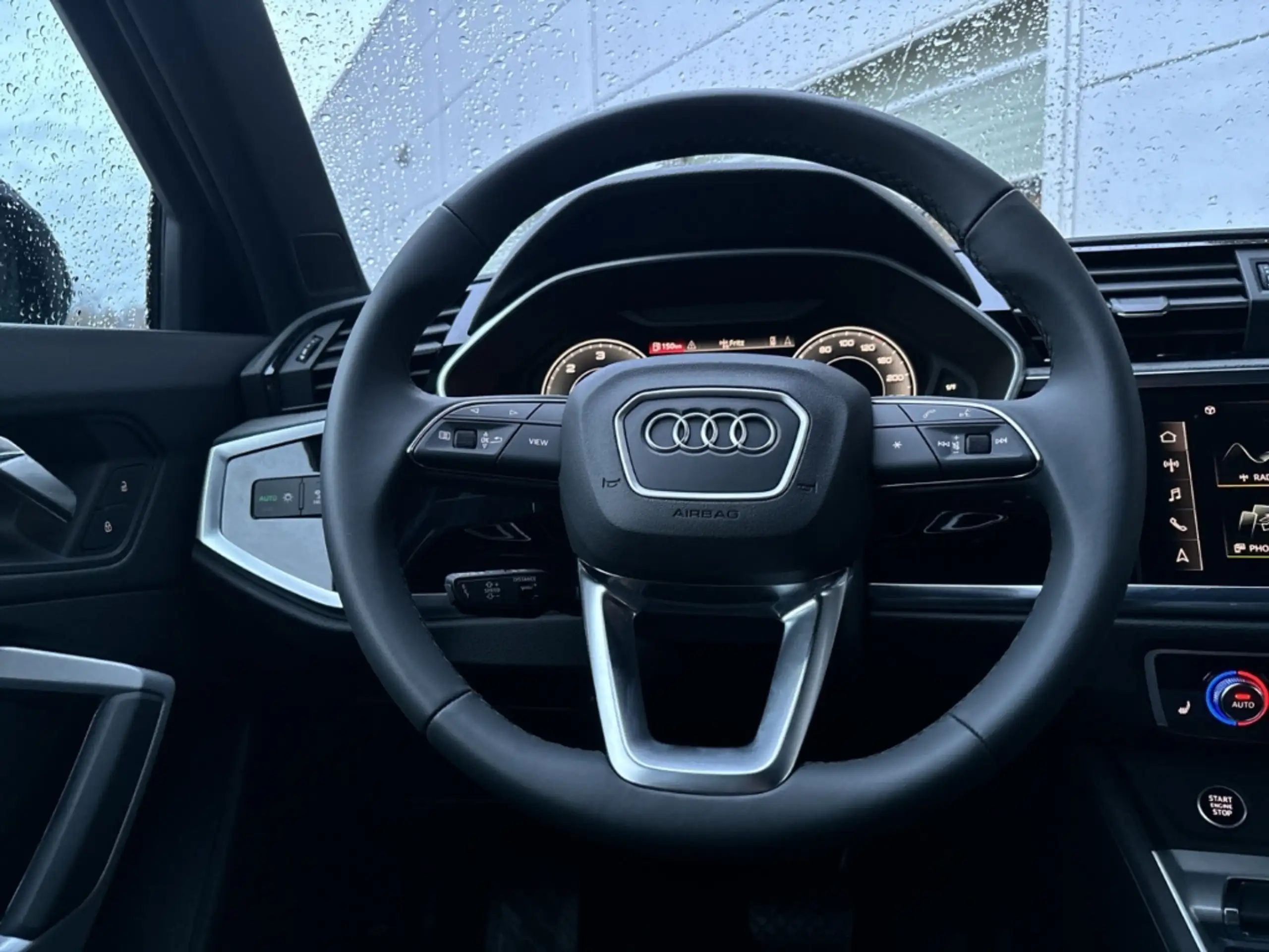 Audi - Q3