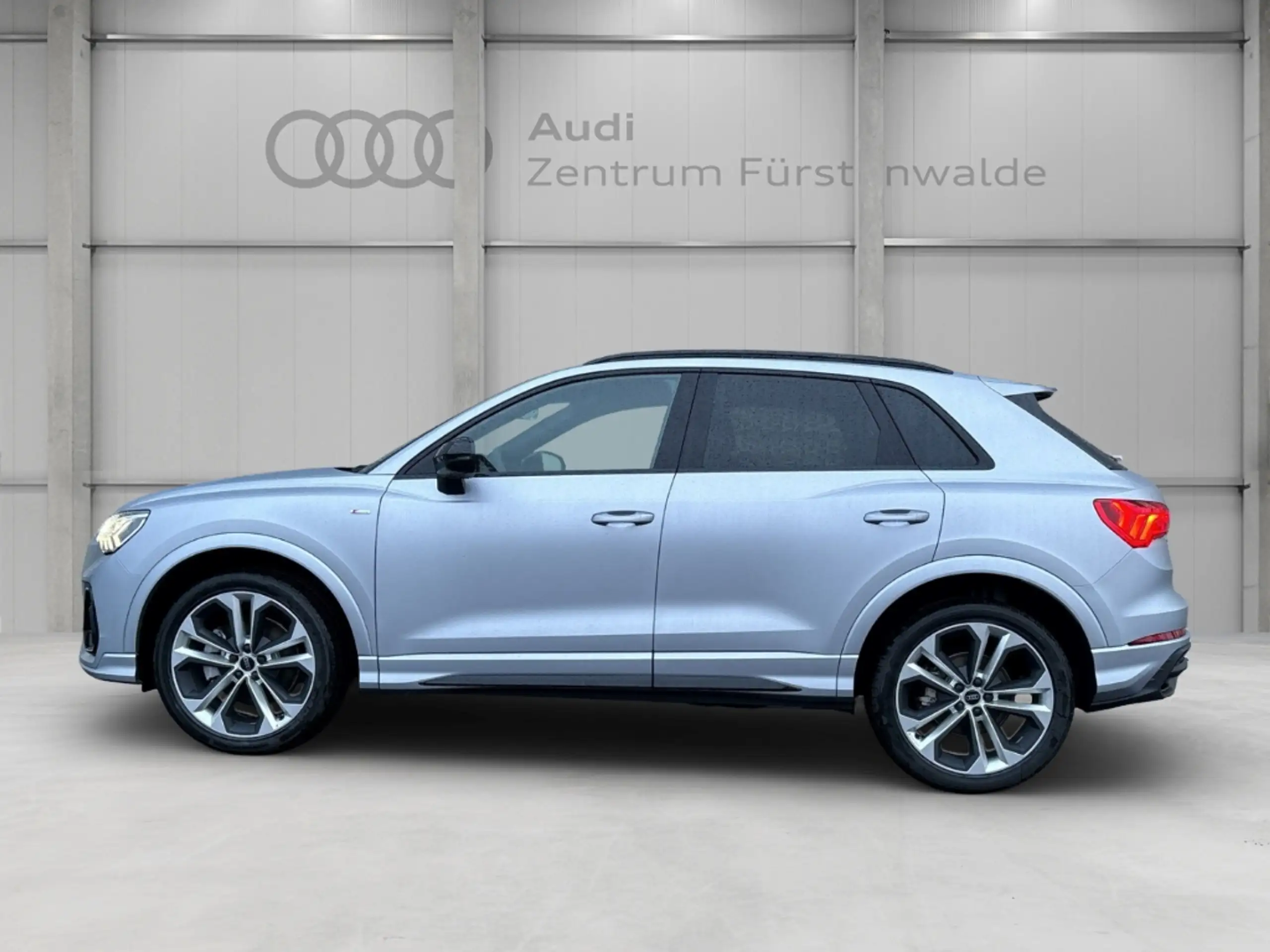 Audi - Q3