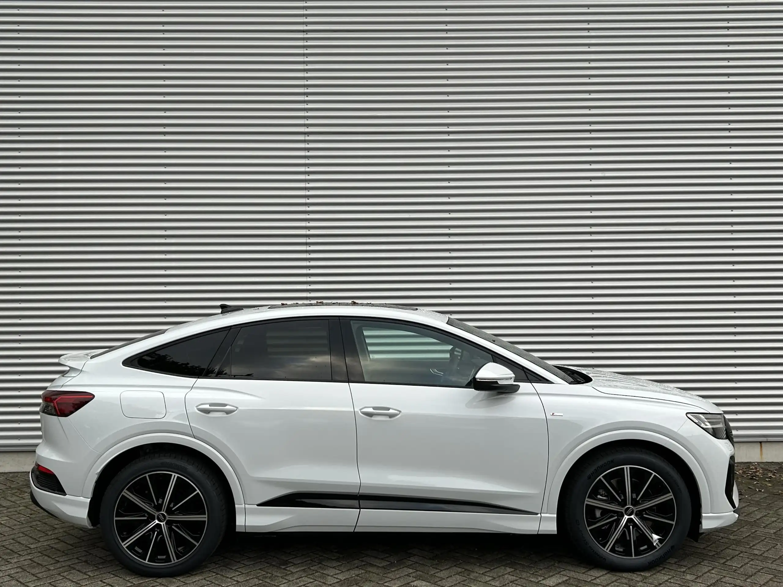 Audi - Q4 e-tron