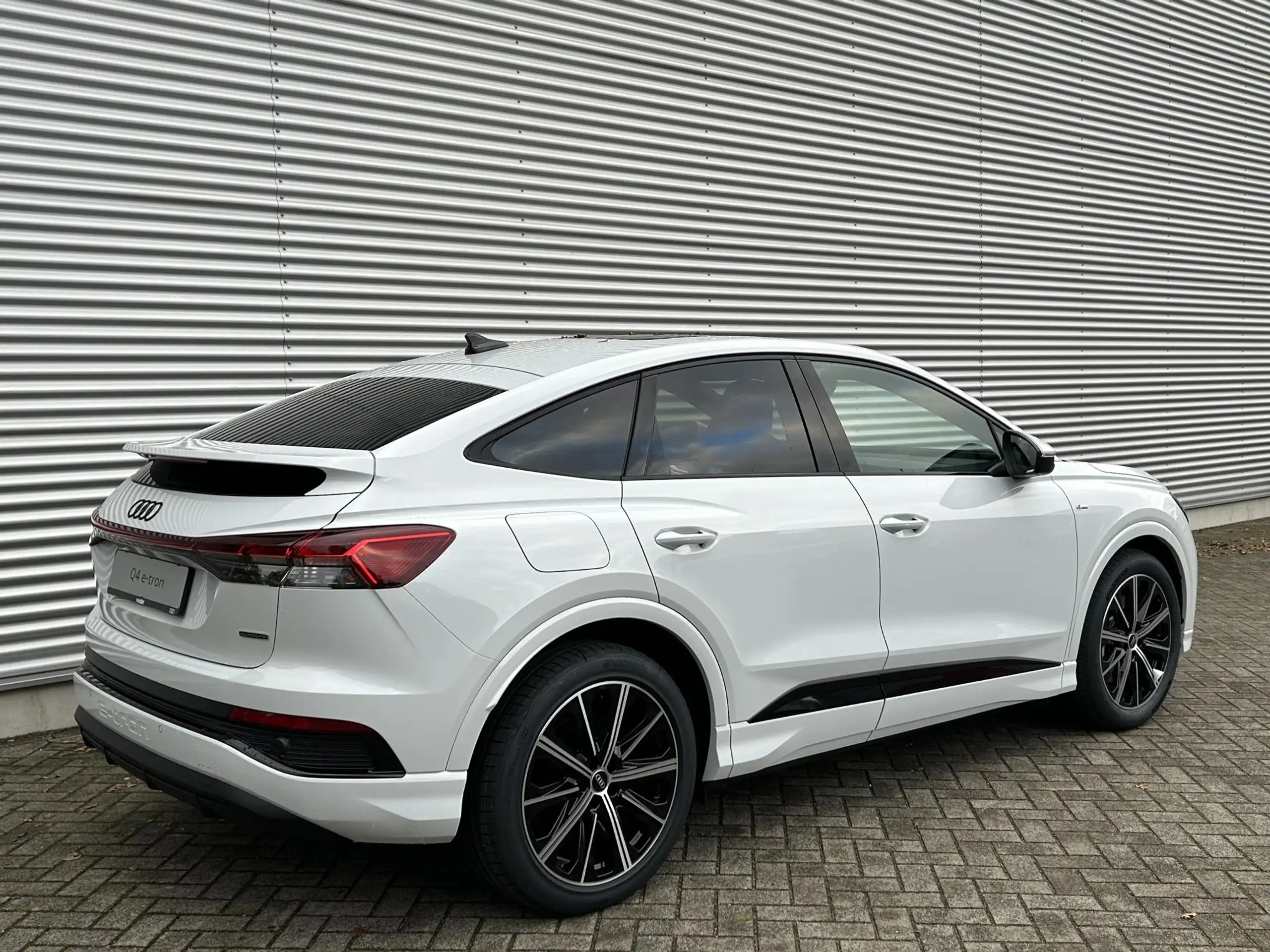 Audi - Q4 e-tron