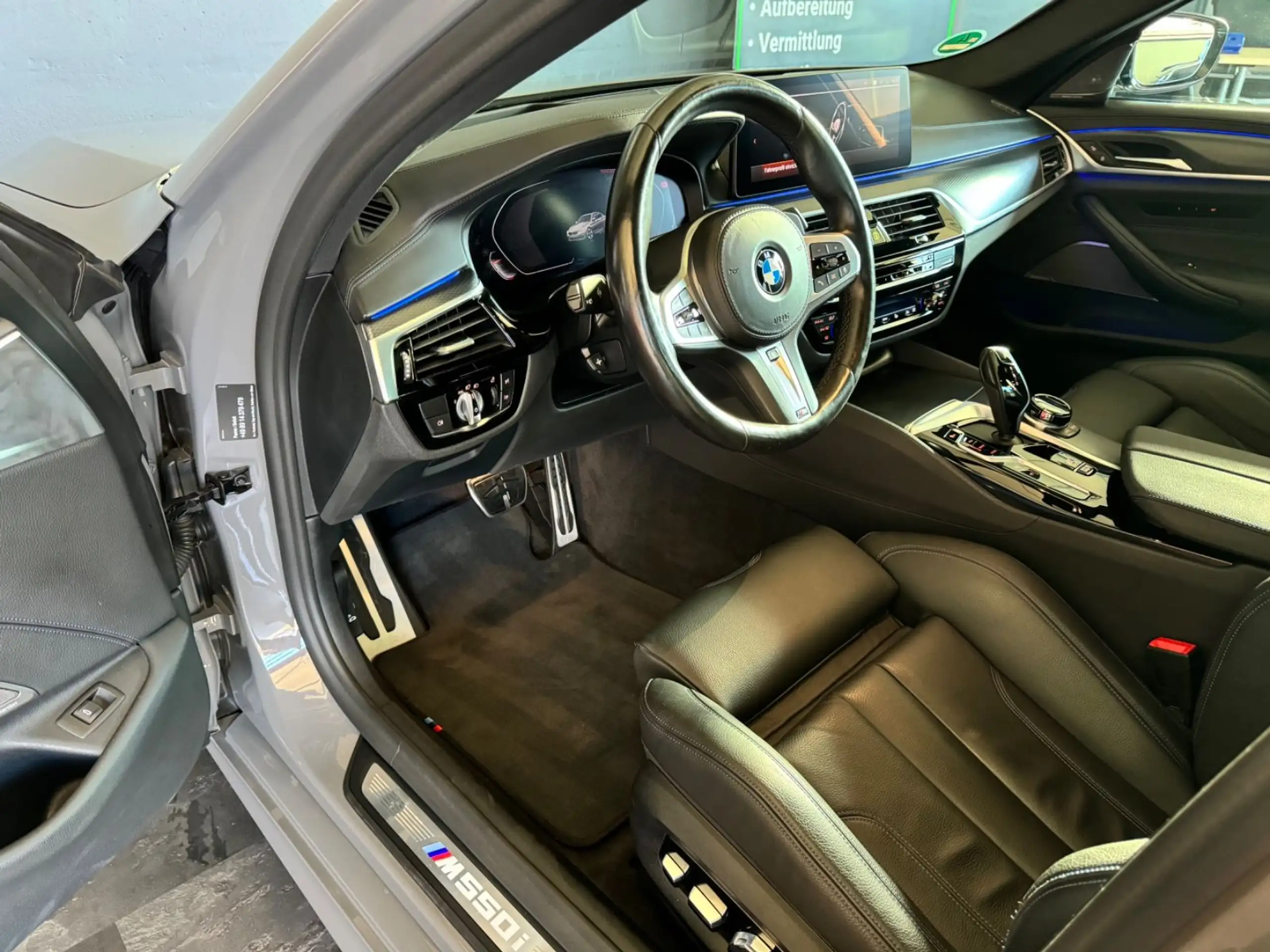 BMW - 550