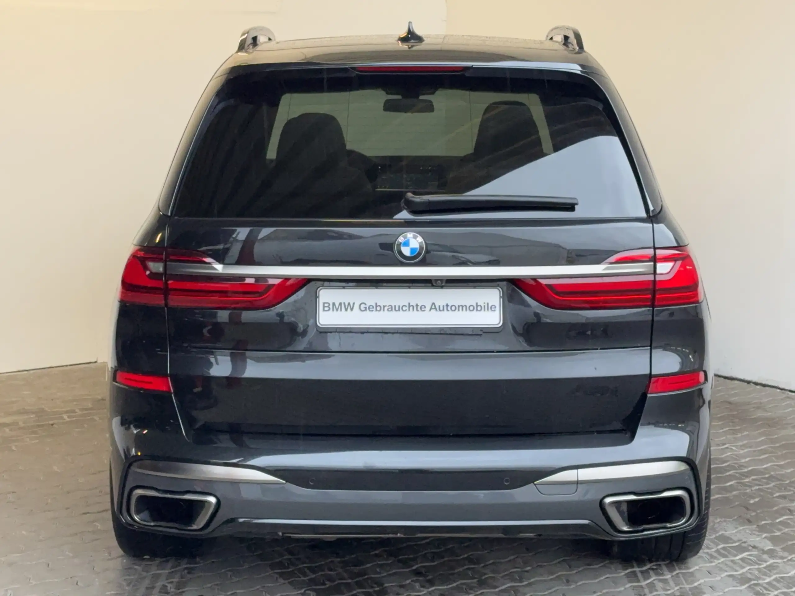 BMW - X7 M