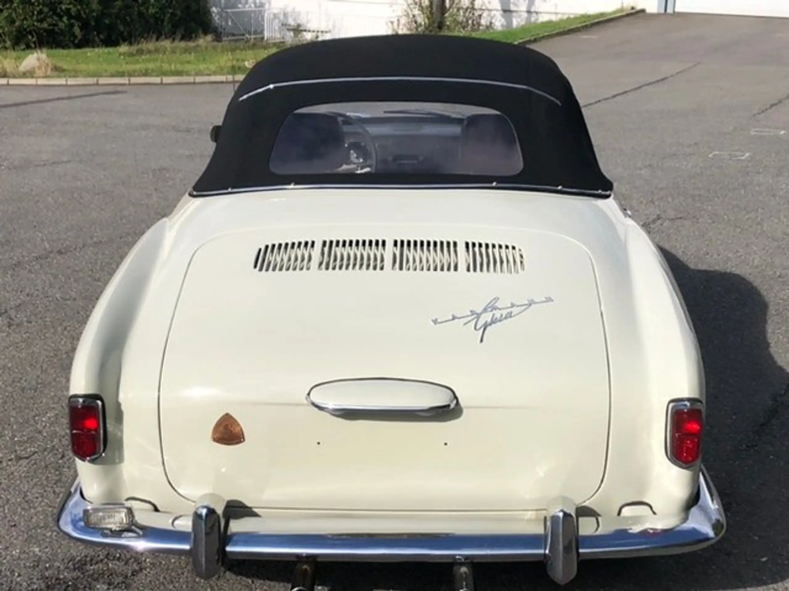 Volkswagen - Karmann Ghia